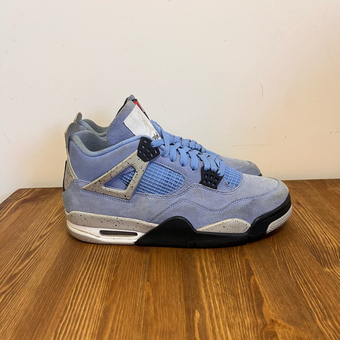 AIR JORDAN 4 UNIVERSITY BLUE UK8 (USED)