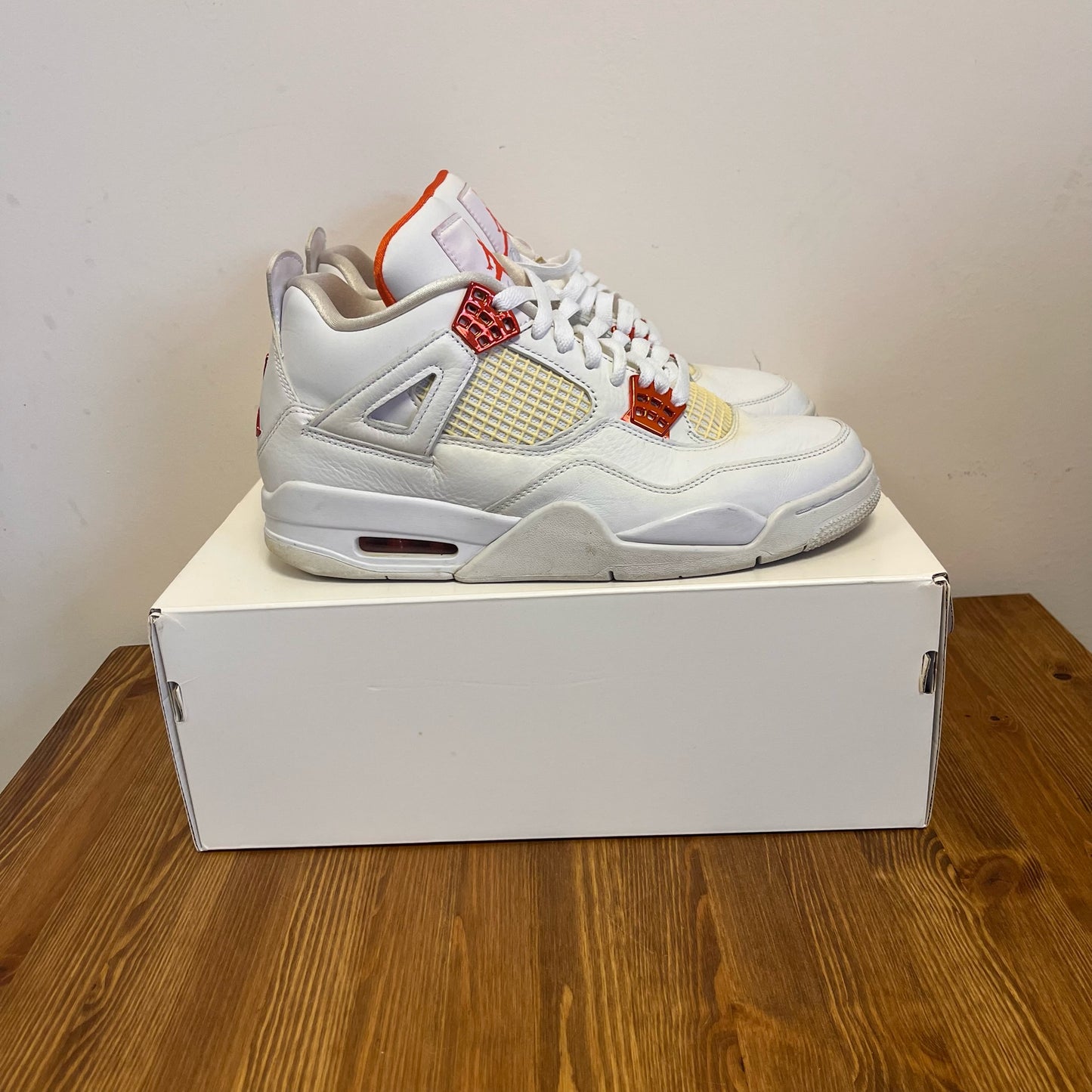 AIR JORDAN 4 RED METALLIC UK8 (USED)