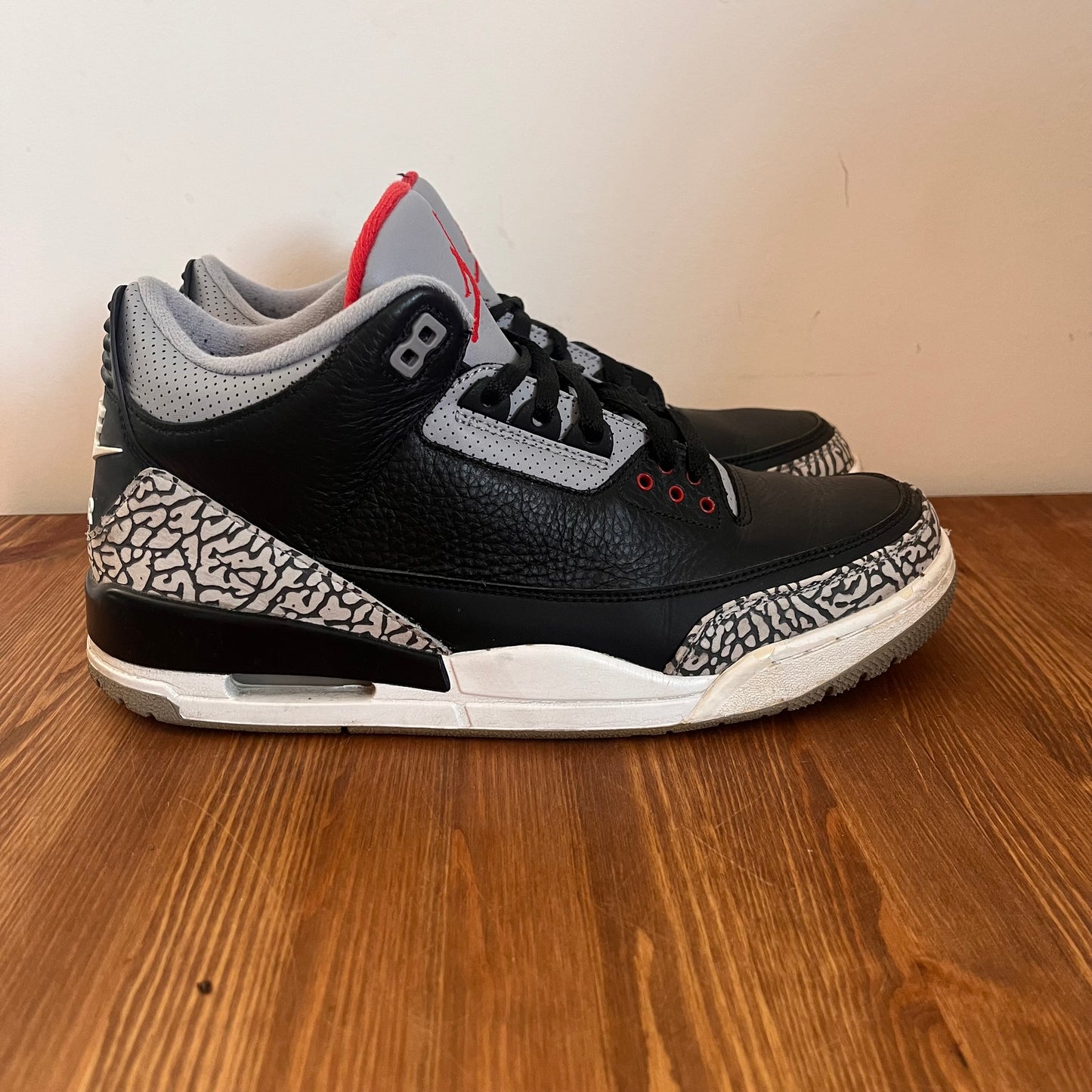 AIR JORDAN 3 BLACK CEMENT UK7.5 (USED)