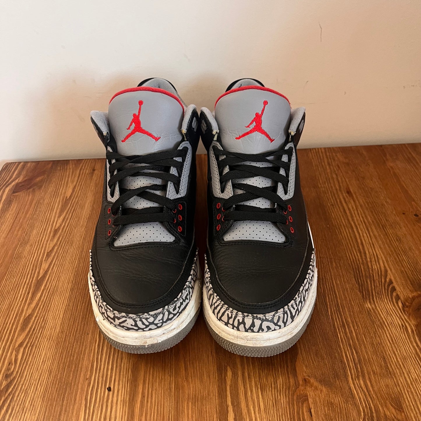 AIR JORDAN 3 BLACK CEMENT UK7.5 (USED)