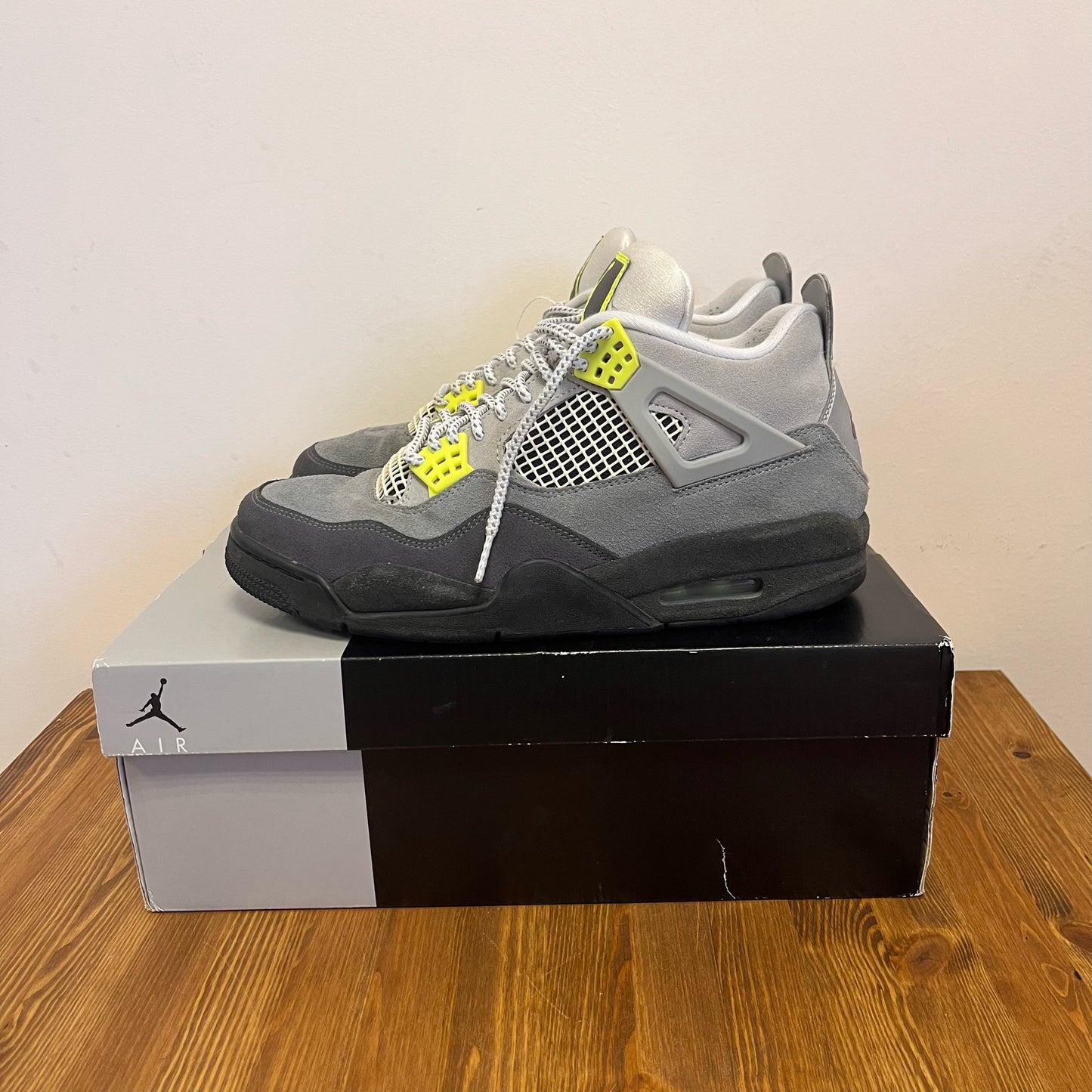 AIR JORDAN 4 NEON 95 UK8.5 (USED)