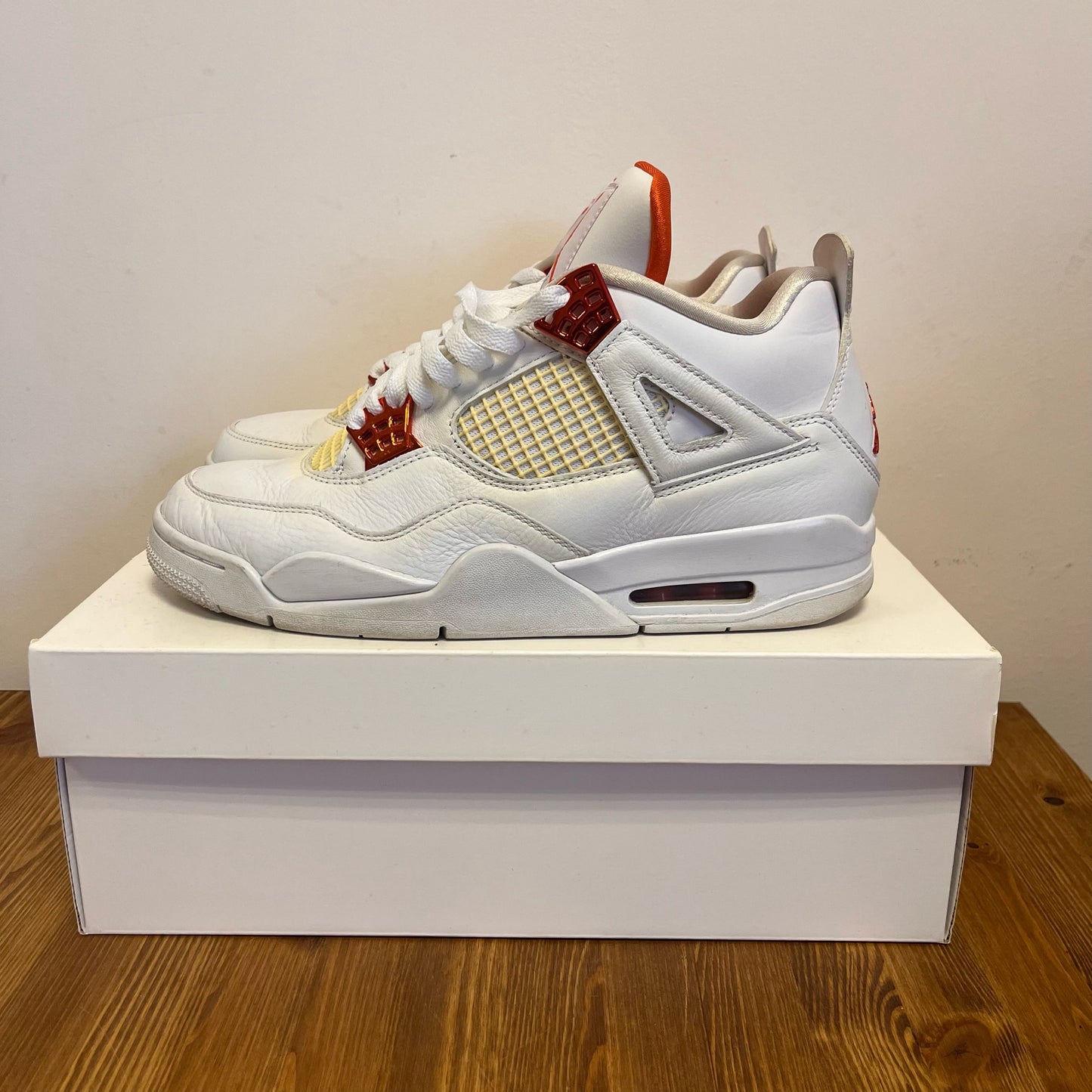 AIR JORDAN 4 RED METALLIC UK8 (USED)