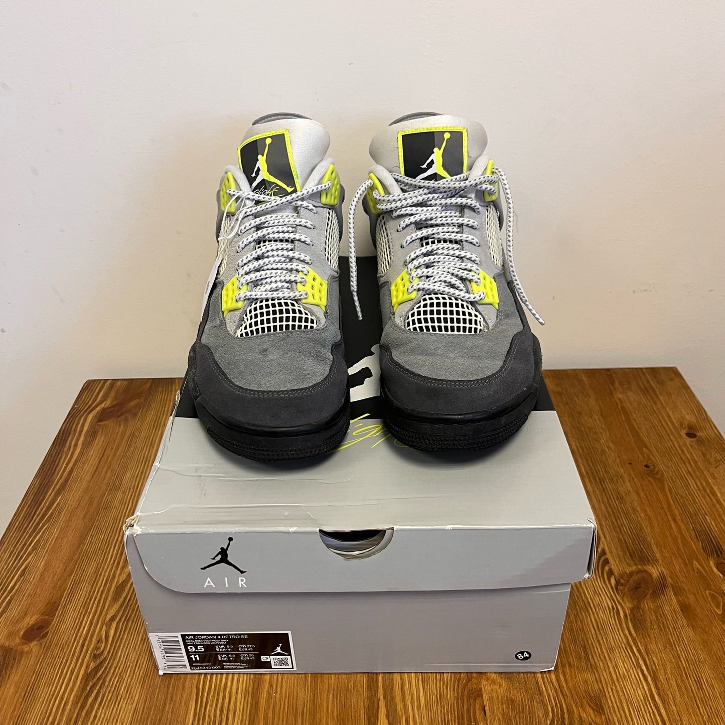 AIR JORDAN 4 NEON 95 UK8.5 (USED)