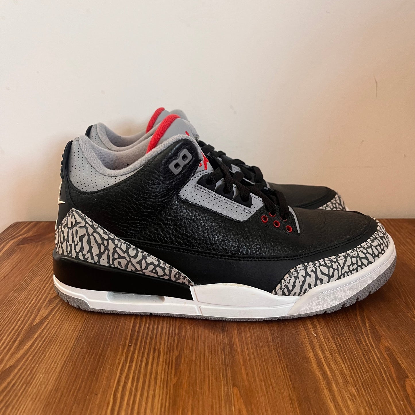 AIR JORDAN 3 BLACK CEMENT UK9.5 (USED)