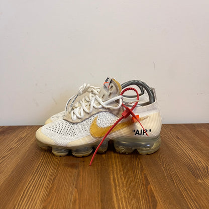 OFF-WHITE X NIKE AIR VAPORMAX WHITE UK4.5 (USED)