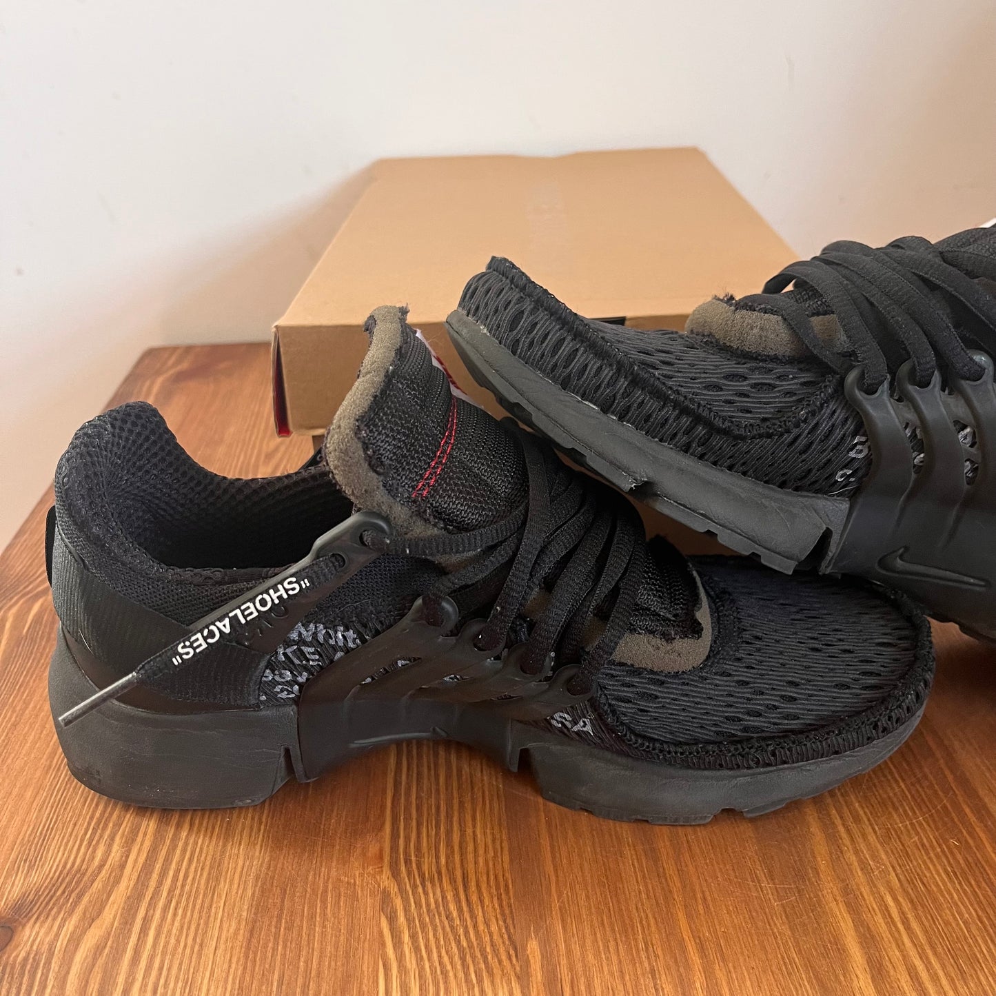 OFF-WHITE X NIKE AIR PRESTO BLACK UK6 (USED)