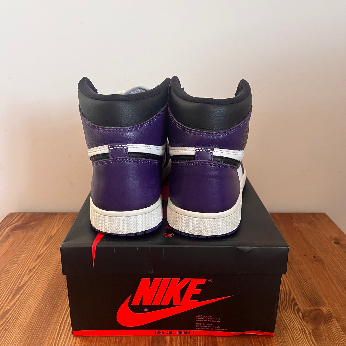 AIR JORDAN 1 HIGH COURT PURPLE UK8 (USED)