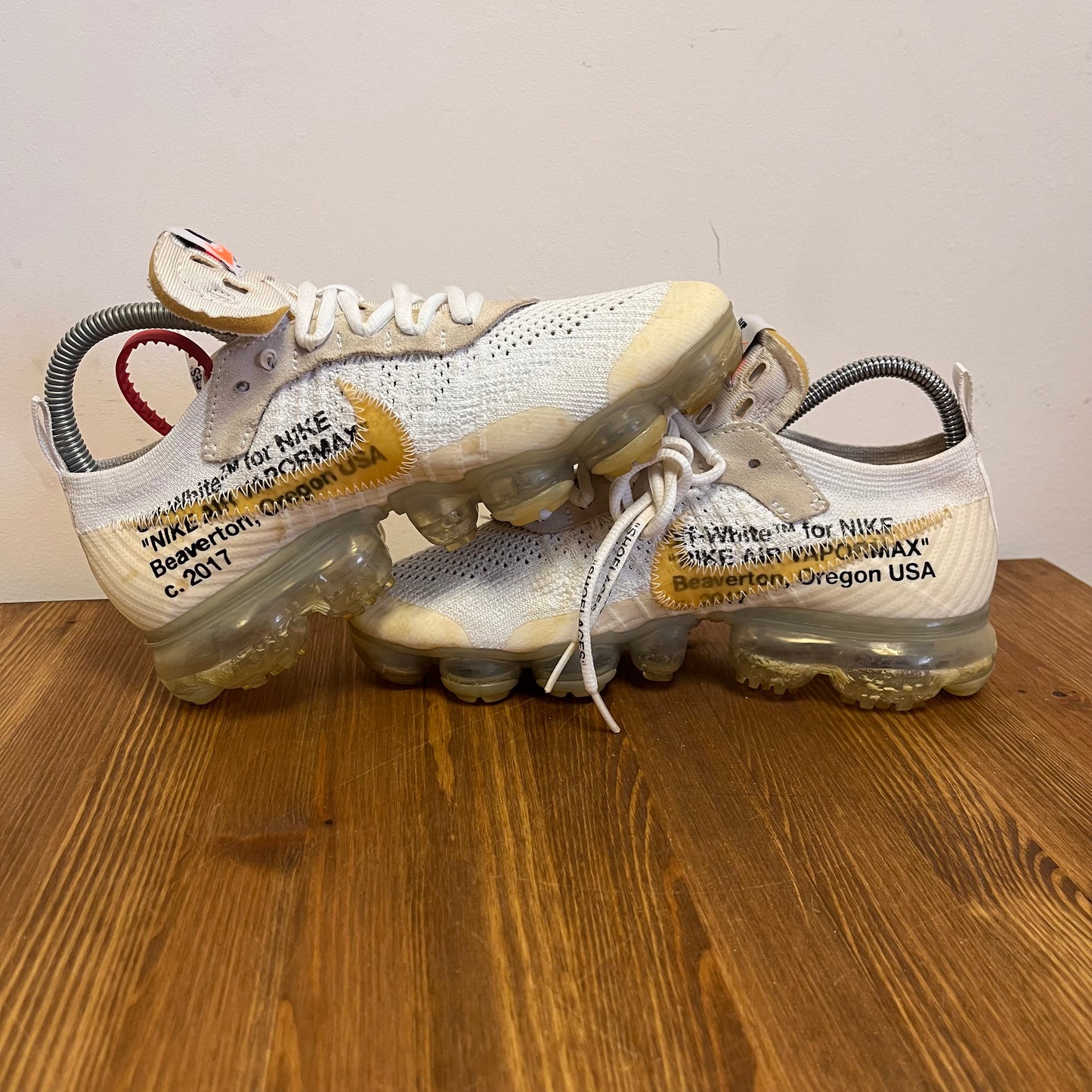 OFF-WHITE X NIKE AIR VAPORMAX WHITE UK4.5 (USED)