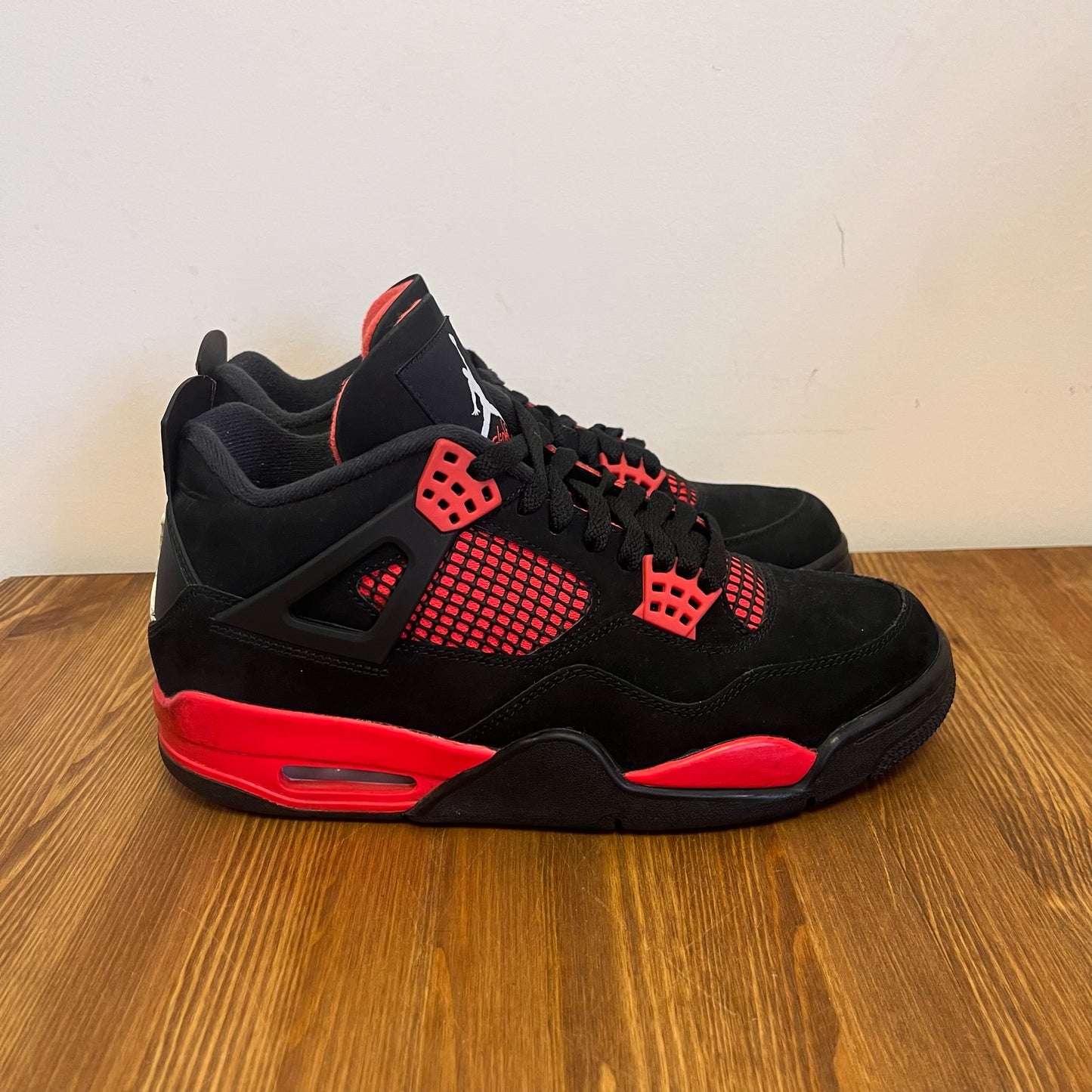 AIR JORDAN 4 RED THUNDER UK8 (USED)