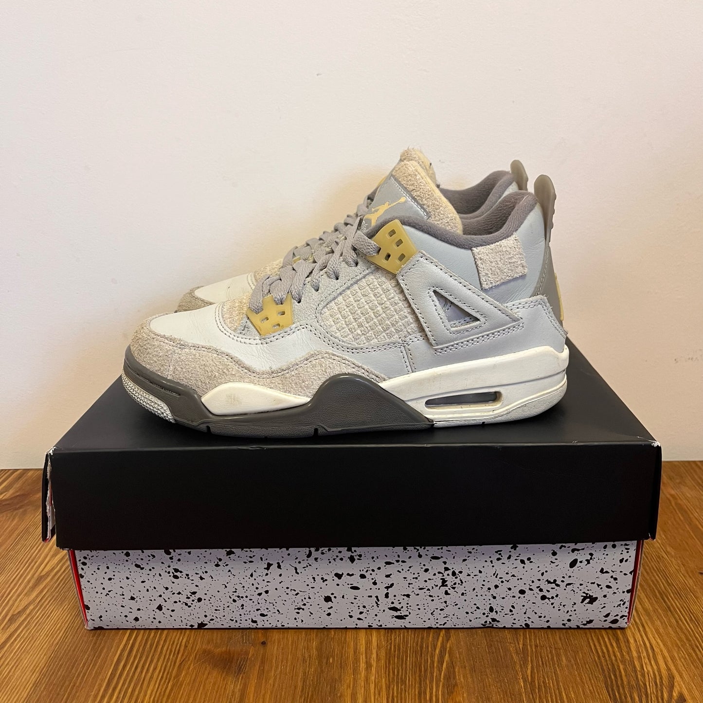 AIR JORDAN 4 CRAFT PHOTON DUST (GS) UK4 (USED)