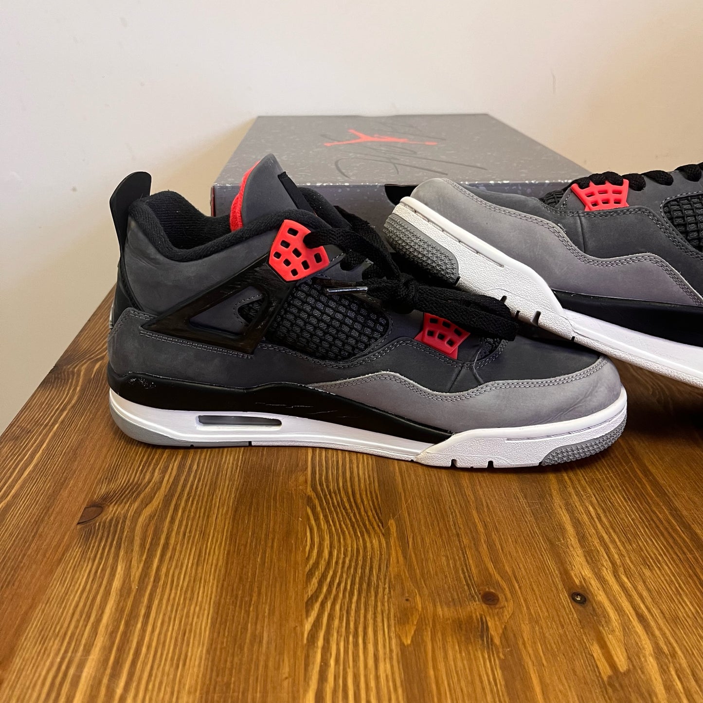 AIR JORDAN 4 INFRARED UK8 (USED)