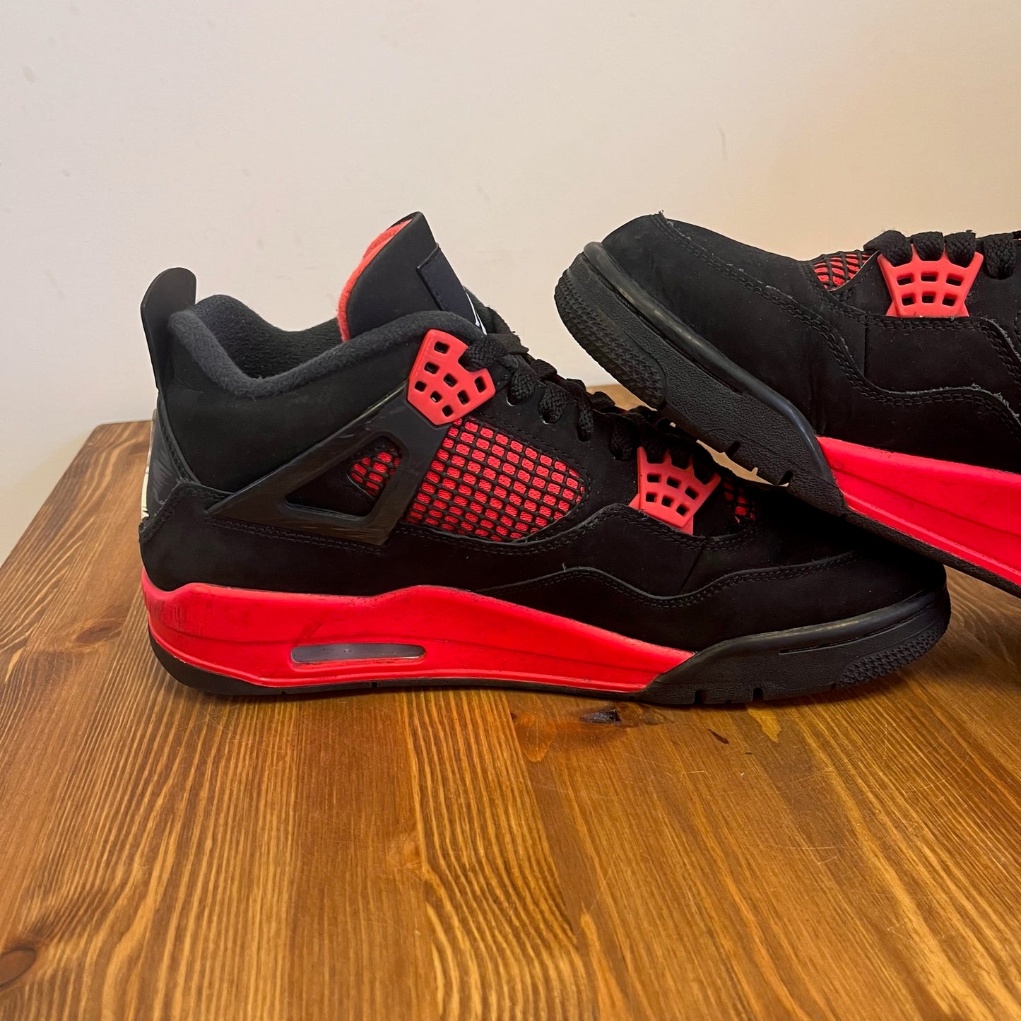 AIR JORDAN 4 RED THUNDER UK8 (USED)