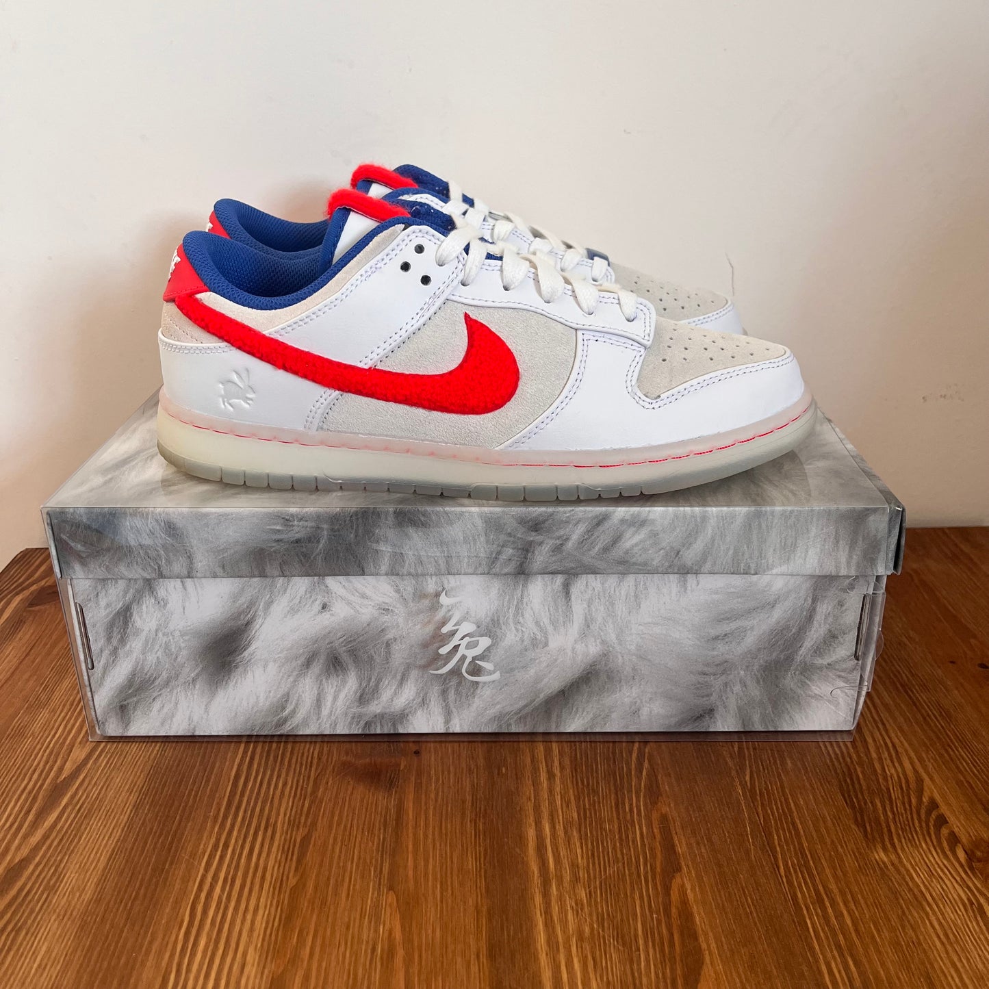 NIKE DUNK LOW YEAR OF THE RABBIT UK7.5 (USED)