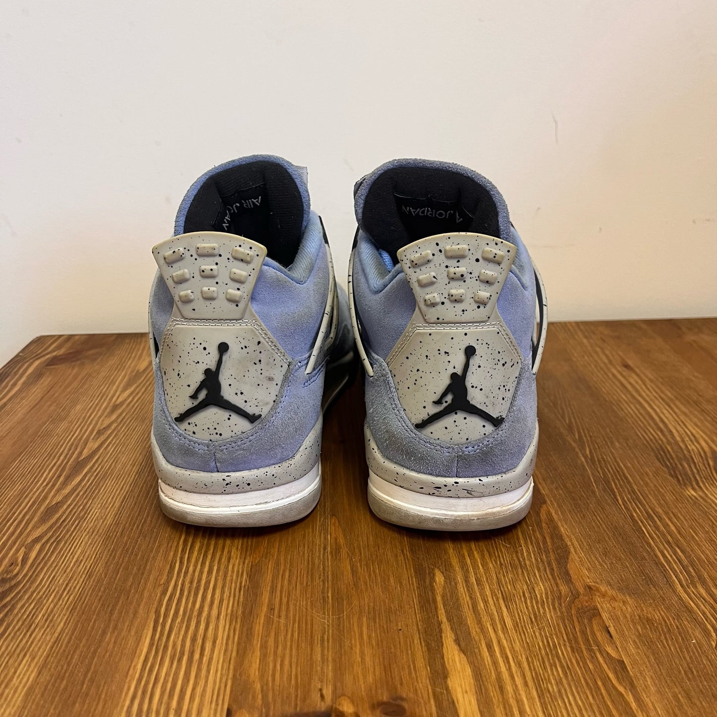 AIR JORDAN 4 UNIVERSITY BLUE UK8 (USED)