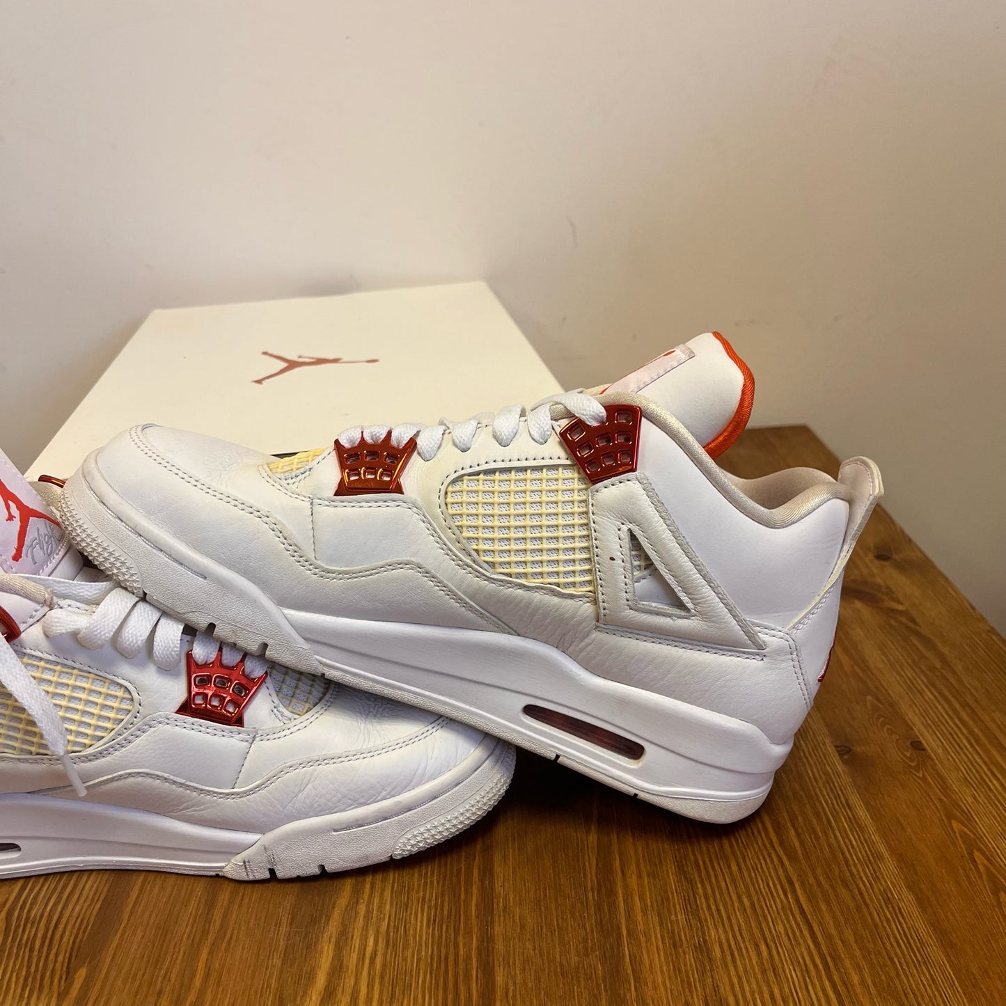 AIR JORDAN 4 RED METALLIC UK8 (USED)