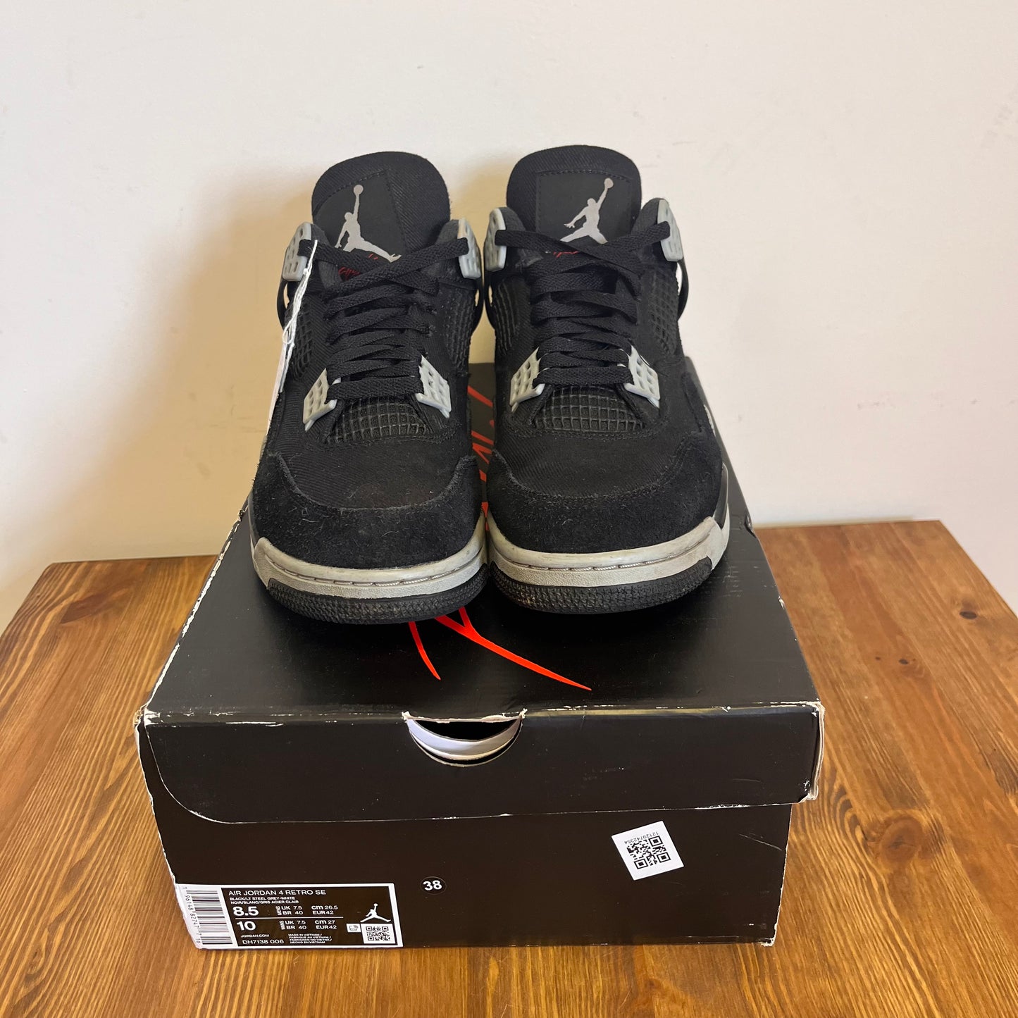 AIR JORDAN 4 BLACK CANVAS UK7.5 (USED)