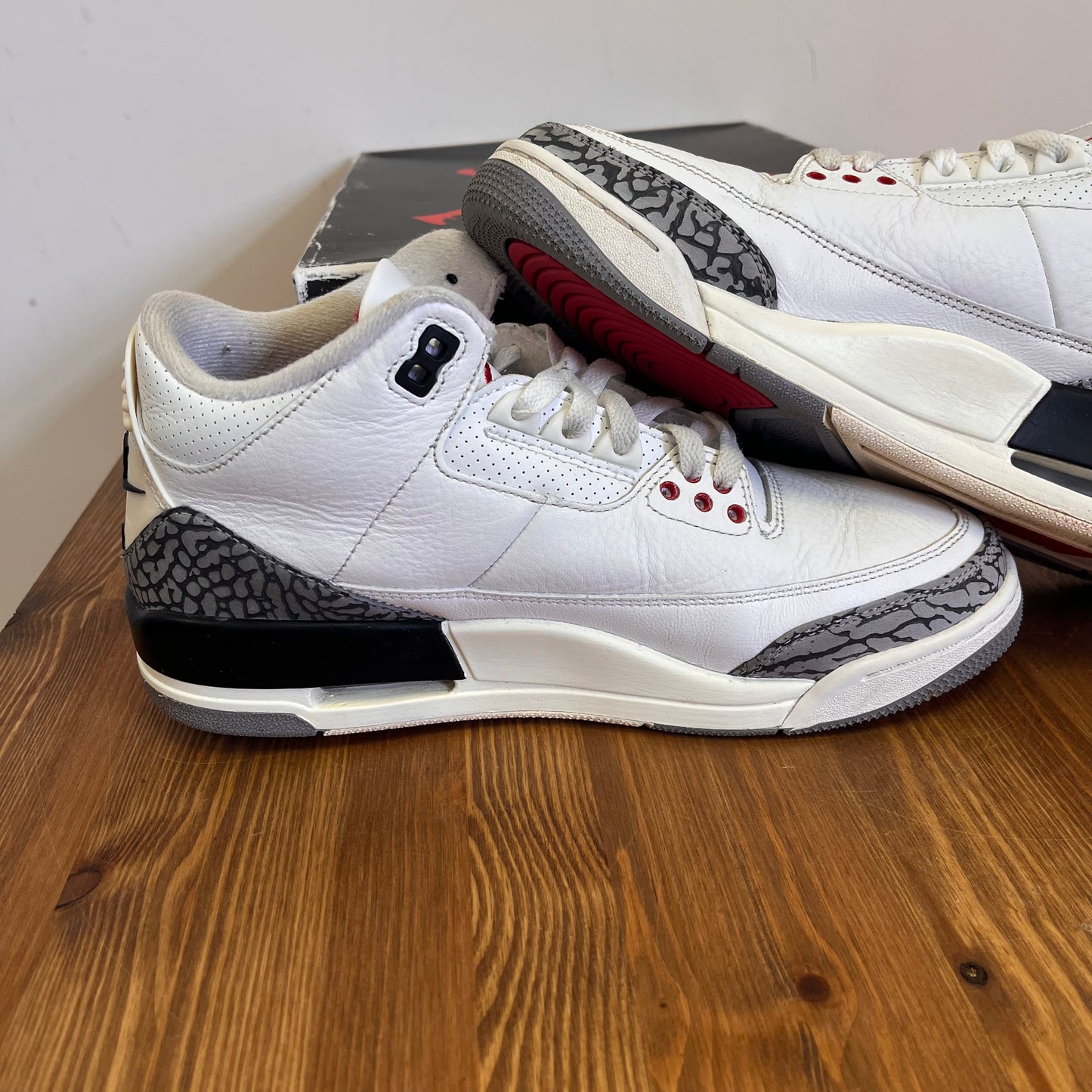 AIR JORDAN 3 REIMAGINED UK7 (USED)