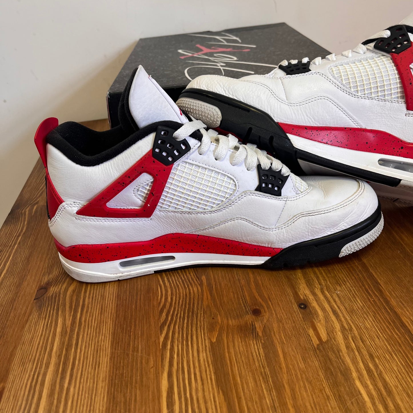 AIR JORDAN 4 RED CEMENT UK9 (USED)