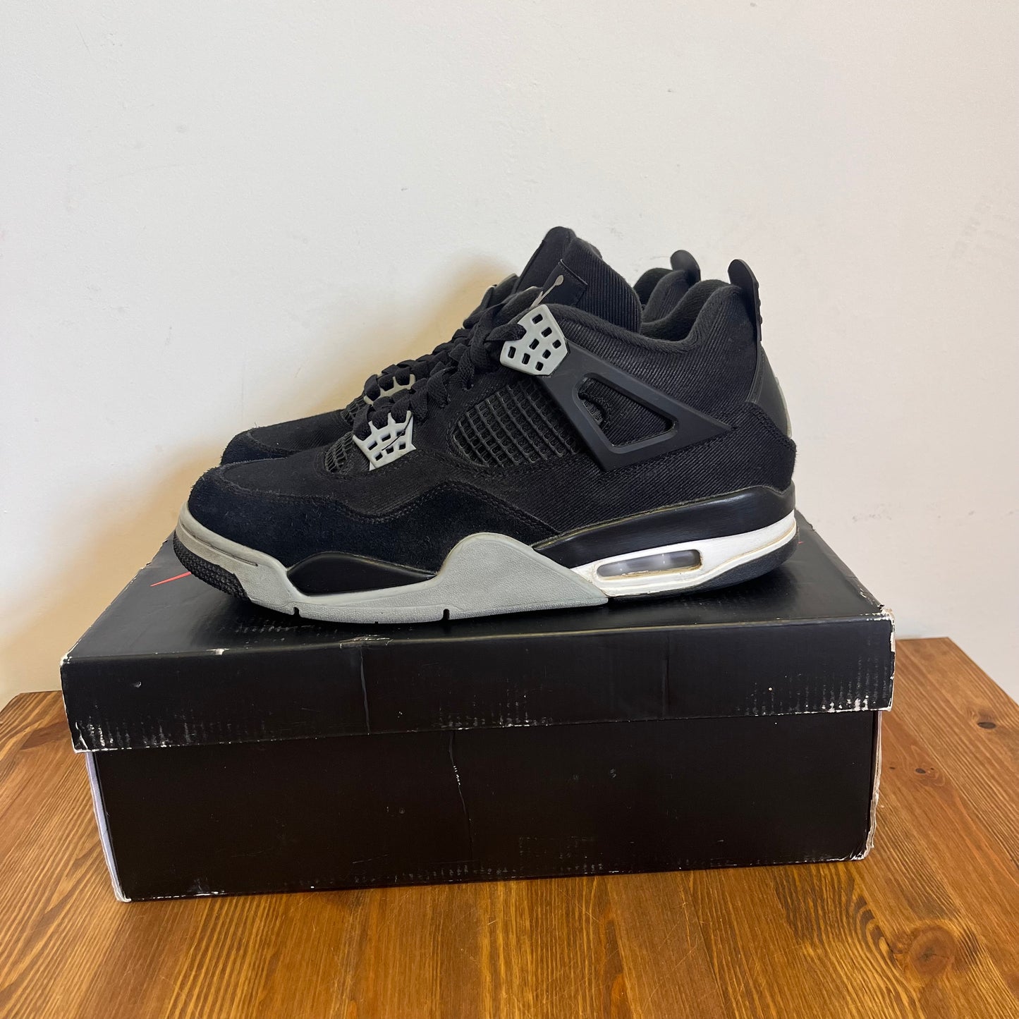 AIR JORDAN 4 BLACK CANVAS UK7.5 (USED)