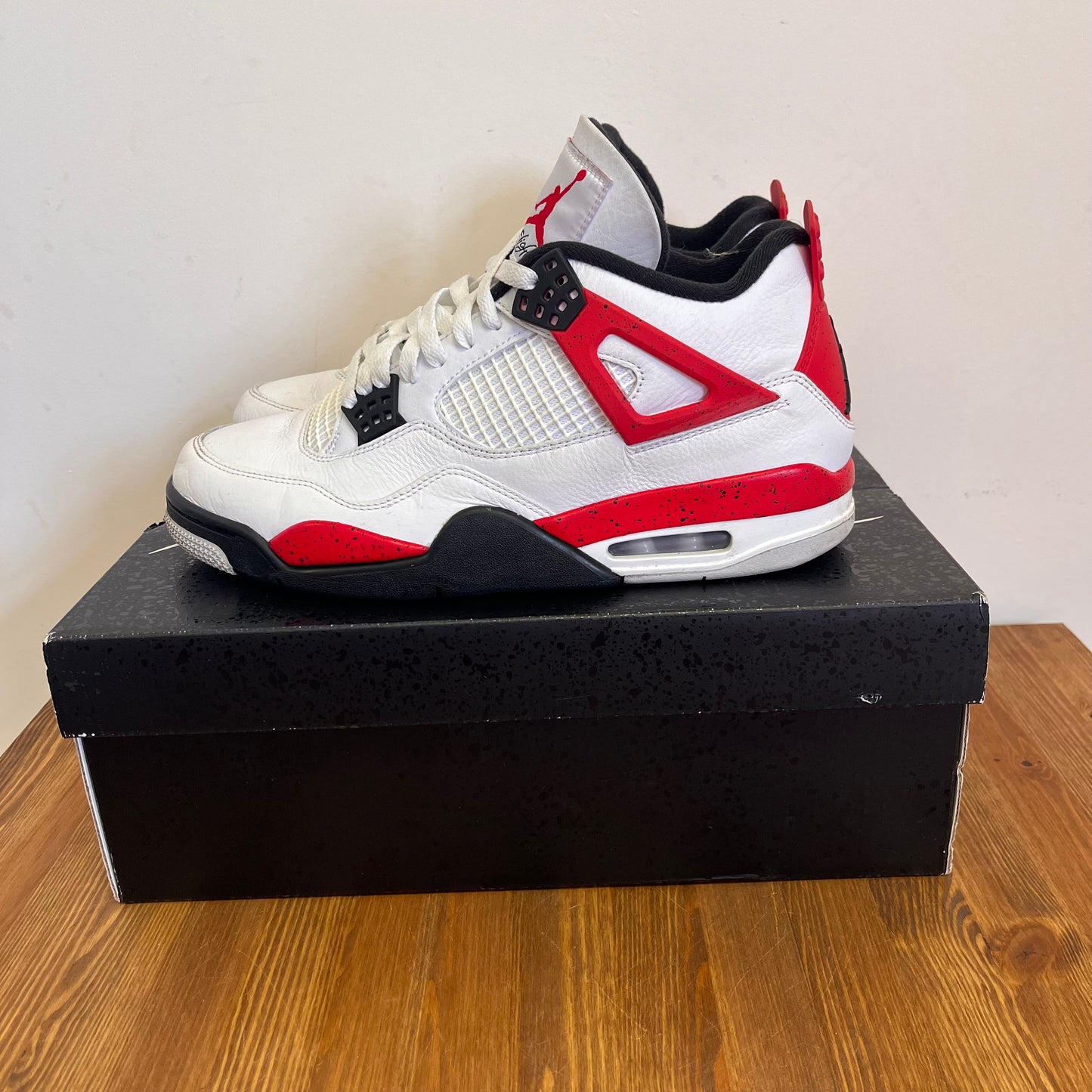 AIR JORDAN 4 RED CEMENT UK9 (USED)