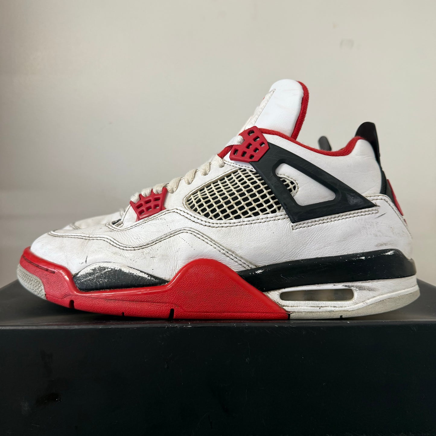 AIR JORDAN 4 FIRE RED 2020 UK9 (USED)