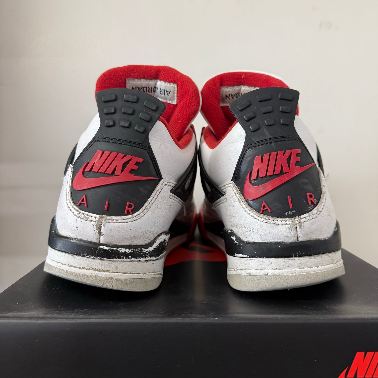 AIR JORDAN 4 FIRE RED 2020 UK9 (USED)