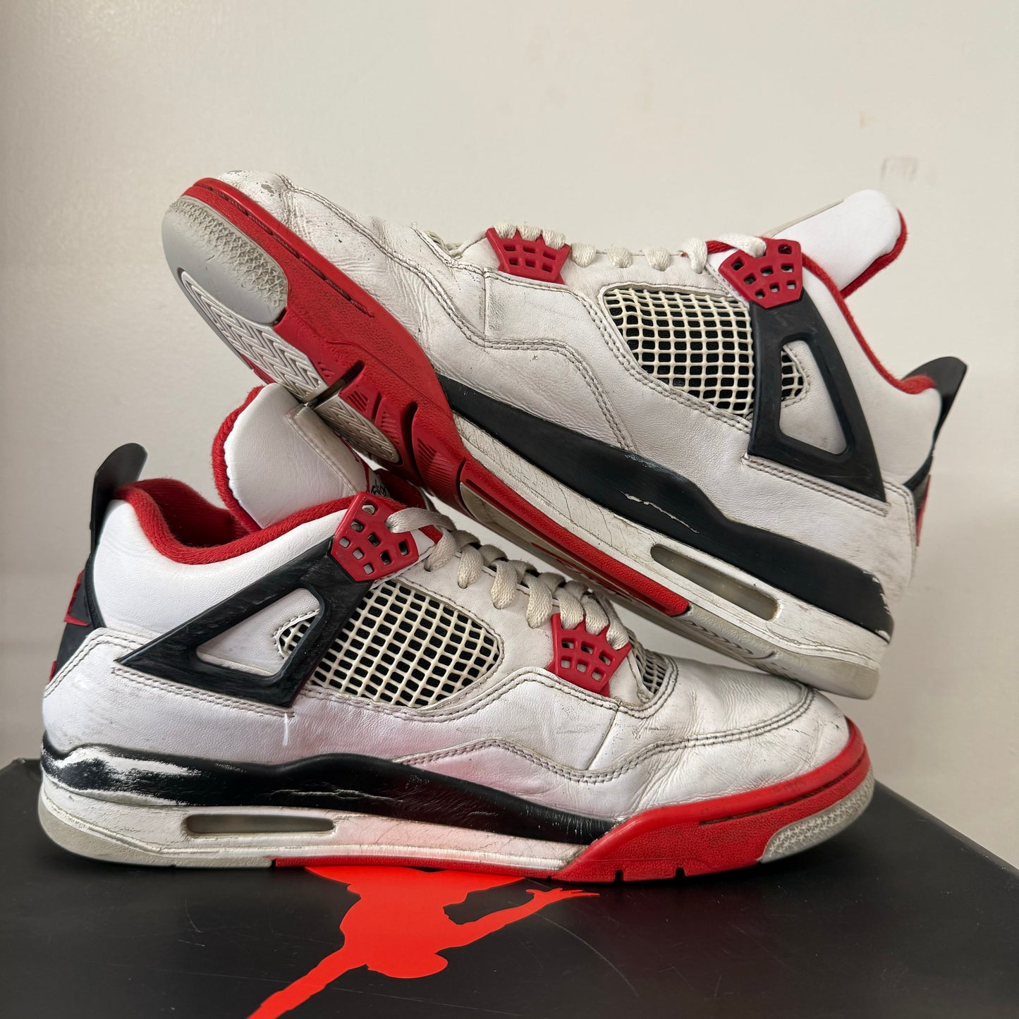 AIR JORDAN 4 FIRE RED 2020 UK9 (USED)