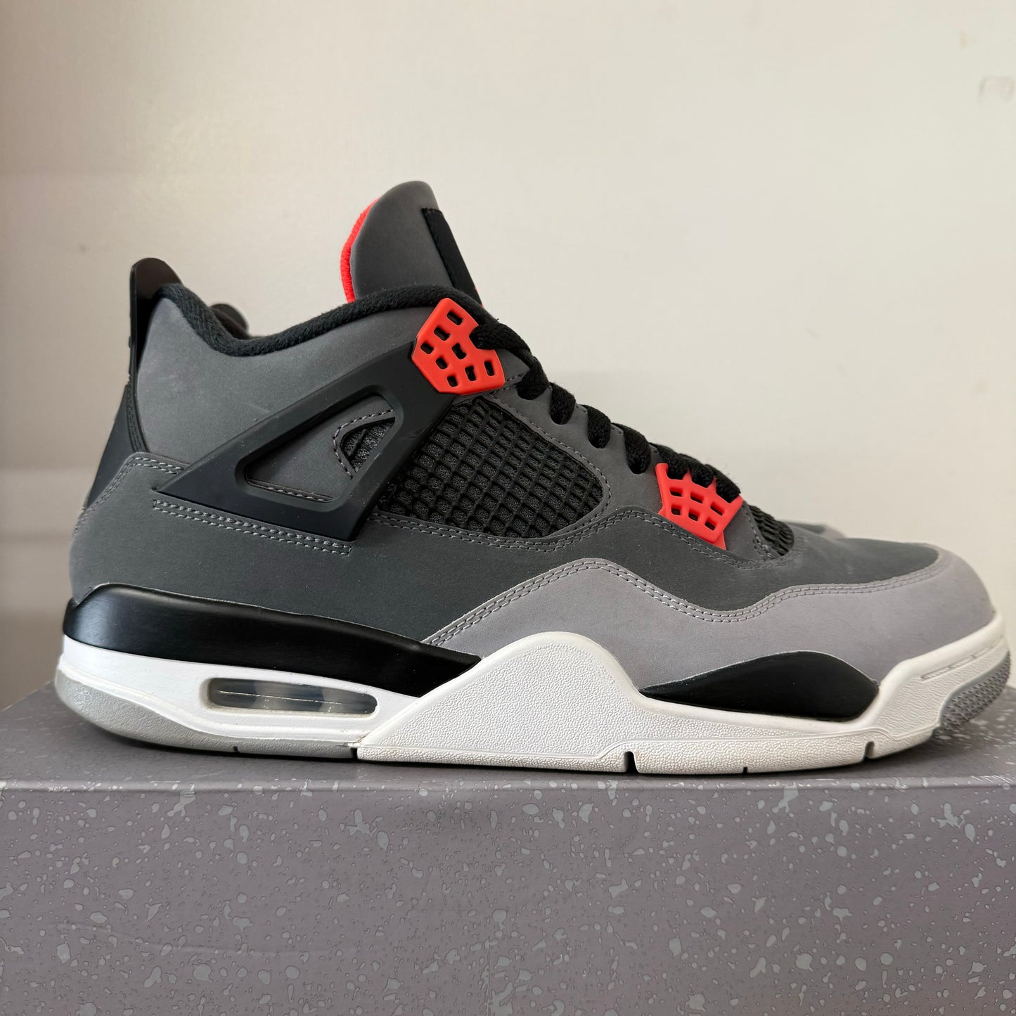 AIR JORDAN 4 INFRARED UK10 (USED)