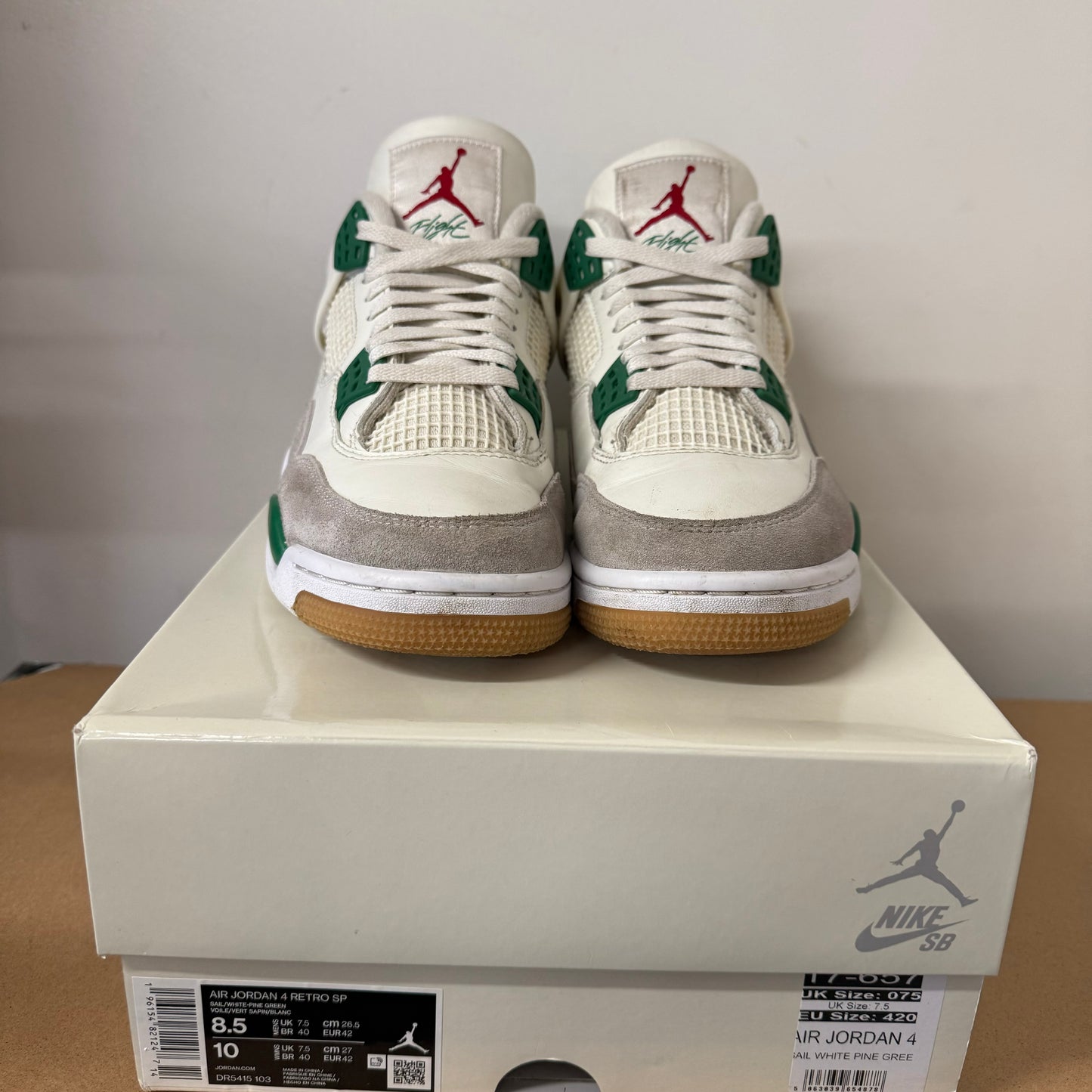 AIR JORDAN 4 SB PINE GREEN UK7.5 (USED)