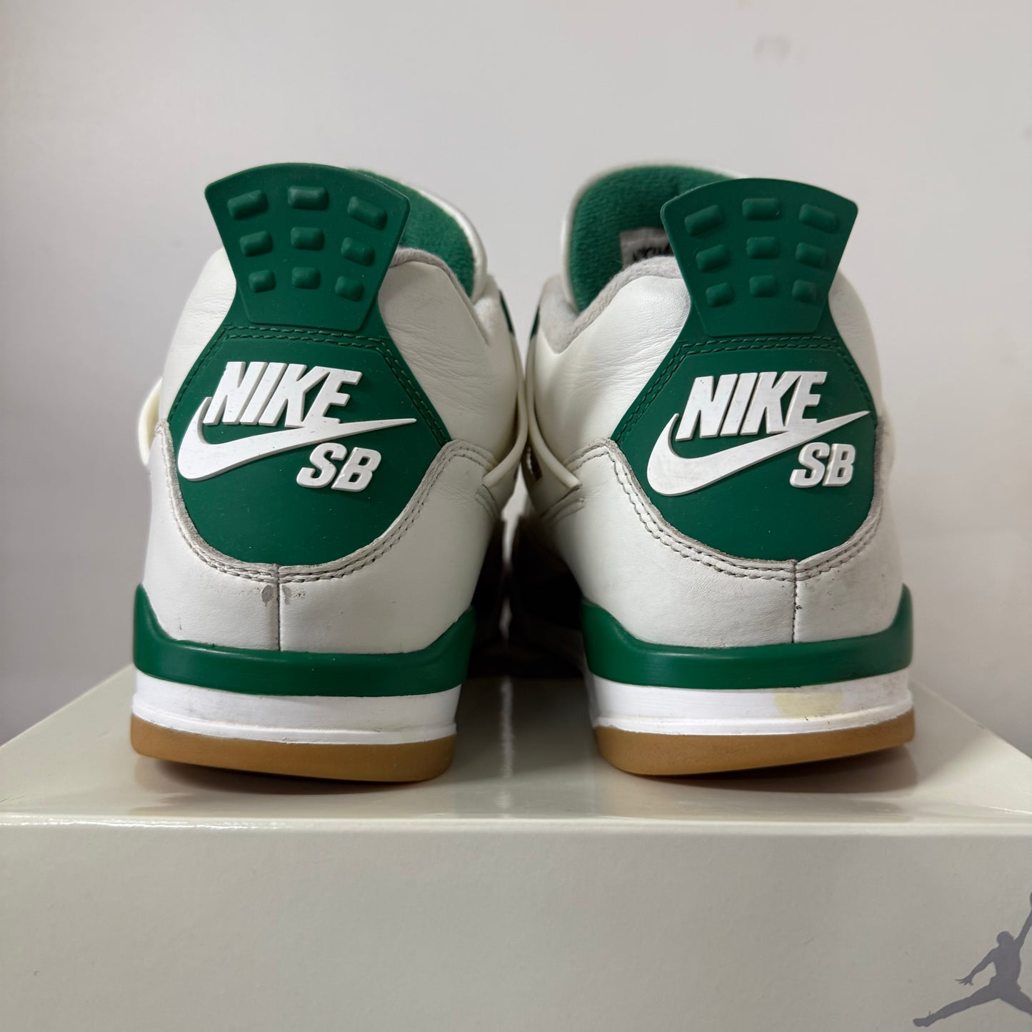 AIR JORDAN 4 SB PINE GREEN UK7.5 (USED)