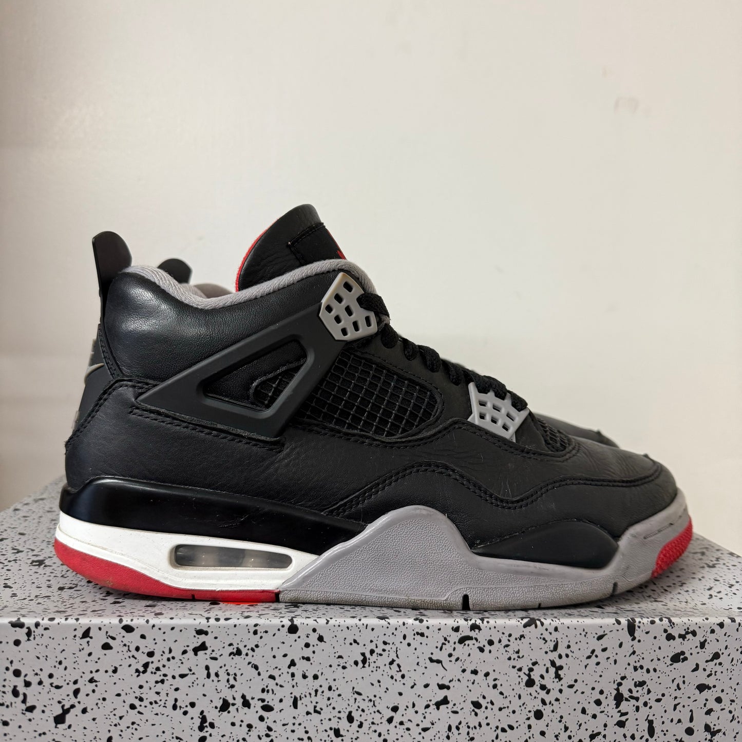 AIR JORDAN 4 BRED REIMAGINED UK8 (USED)