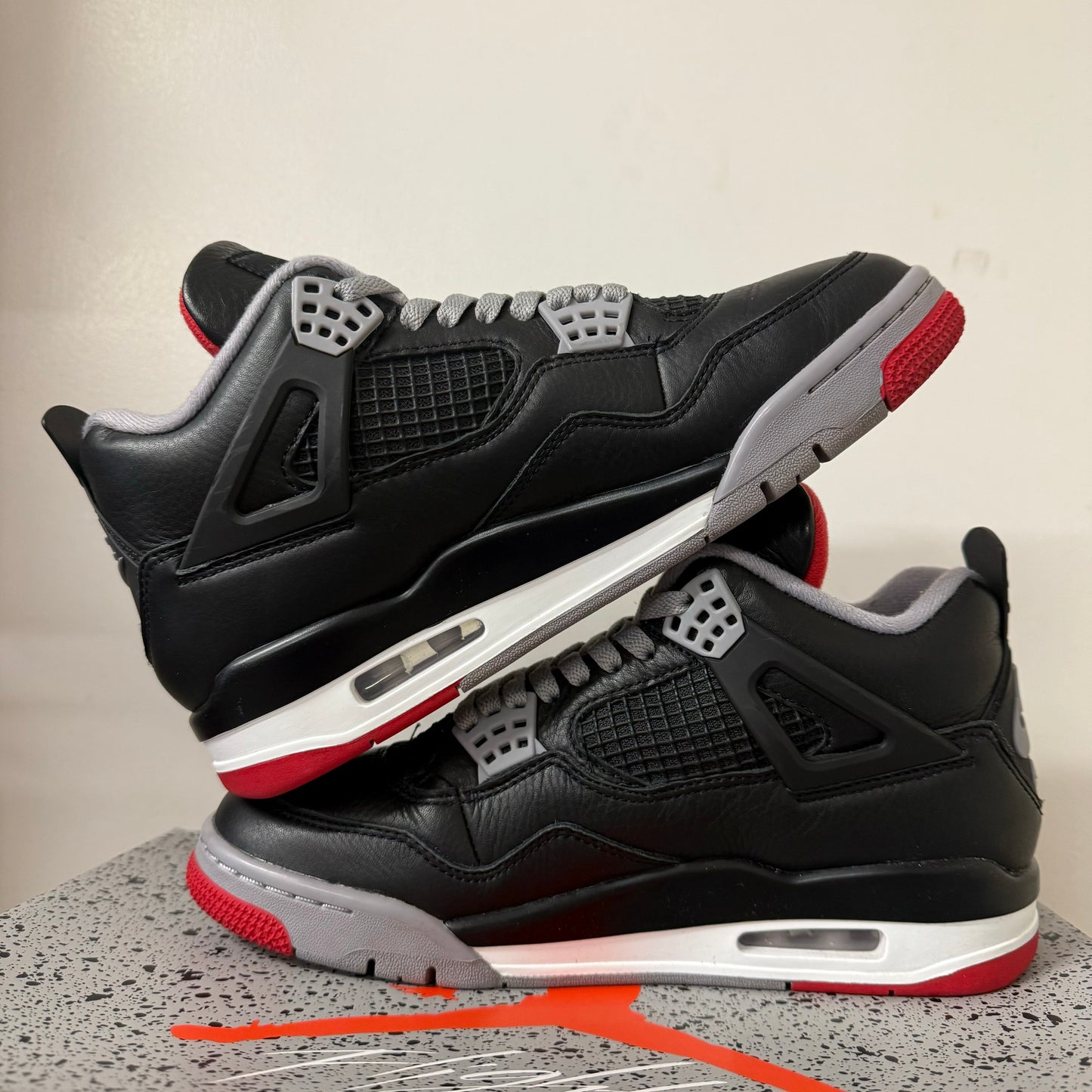 AIR JORDAN 4 BRED REIMAGINED UK6.5 (USED)