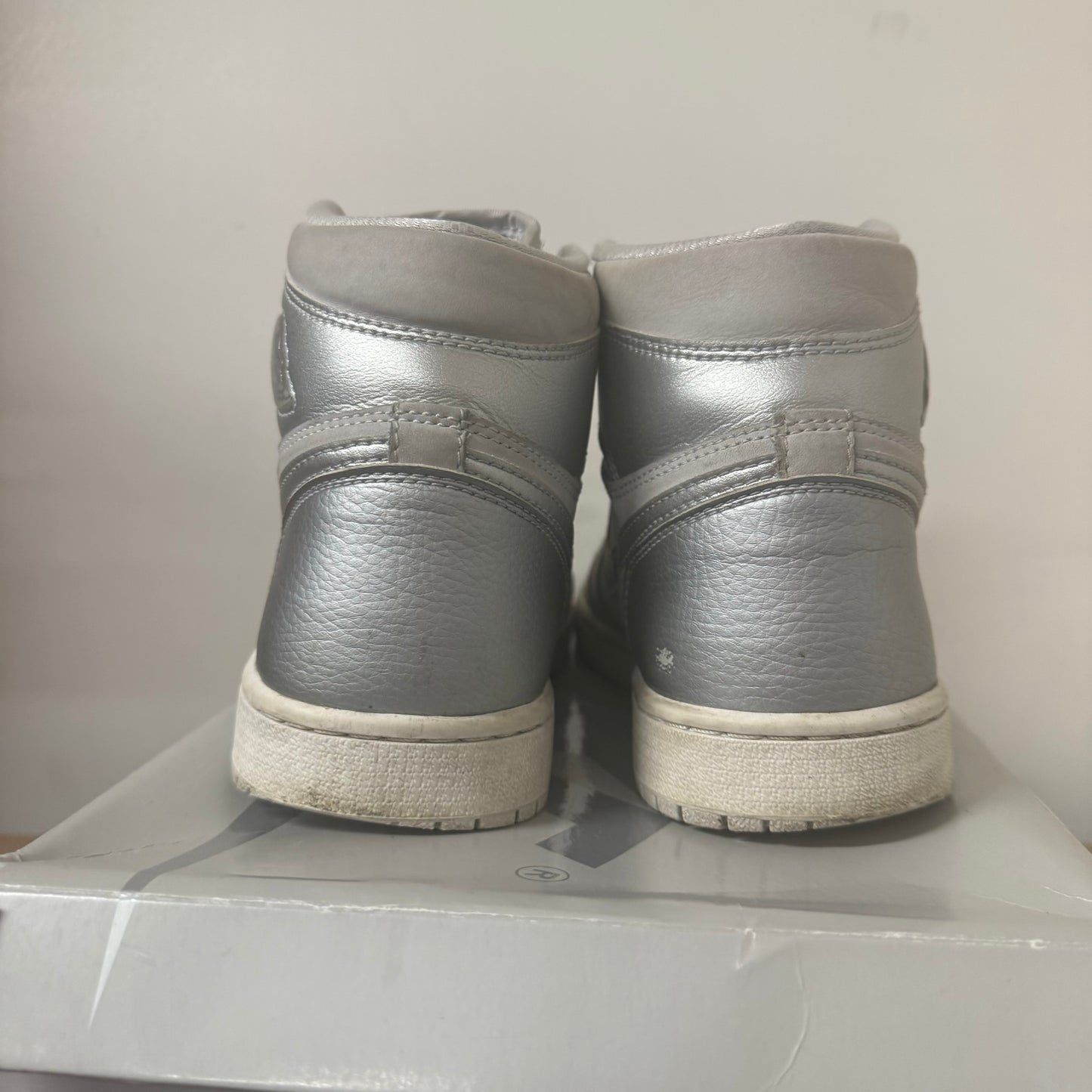 AIR JORDAN 1 HIGH CO JP NEUTRAL GREY UK7 (USED)