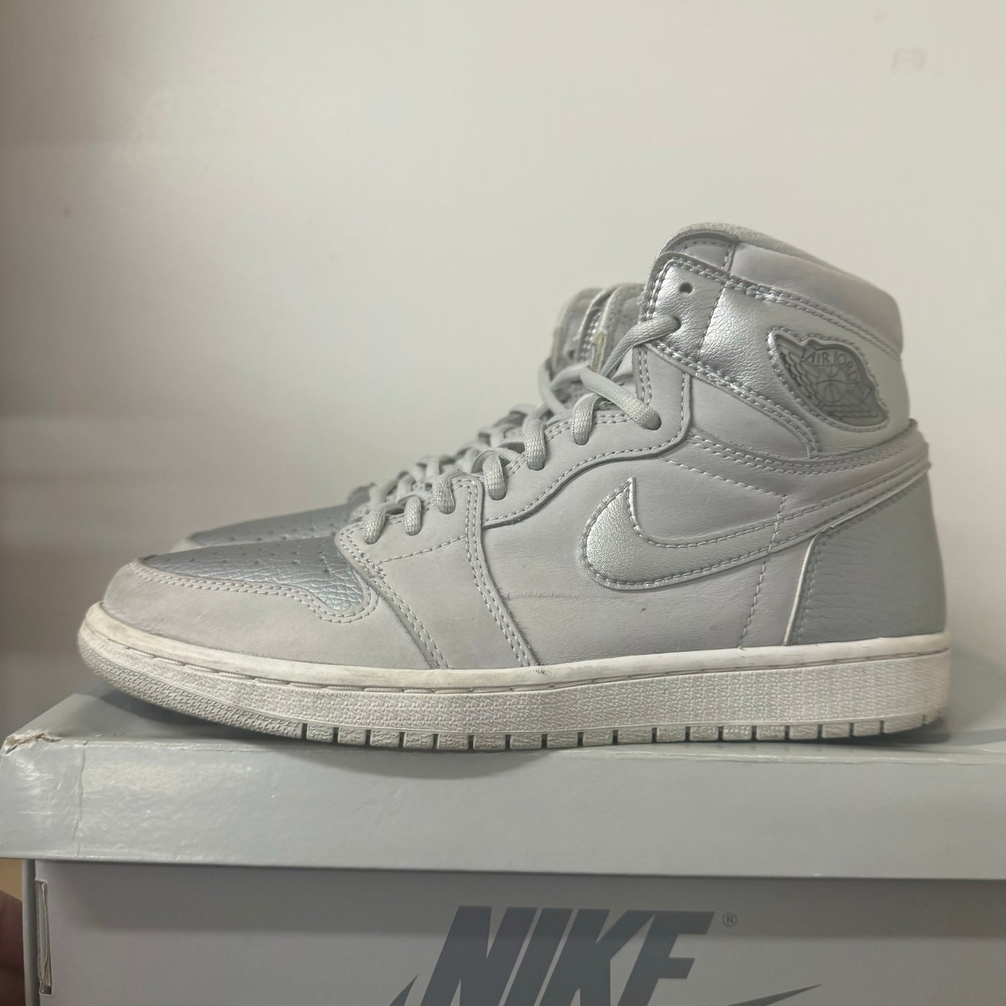 AIR JORDAN 1 HIGH CO JP NEUTRAL GREY UK7 (USED)