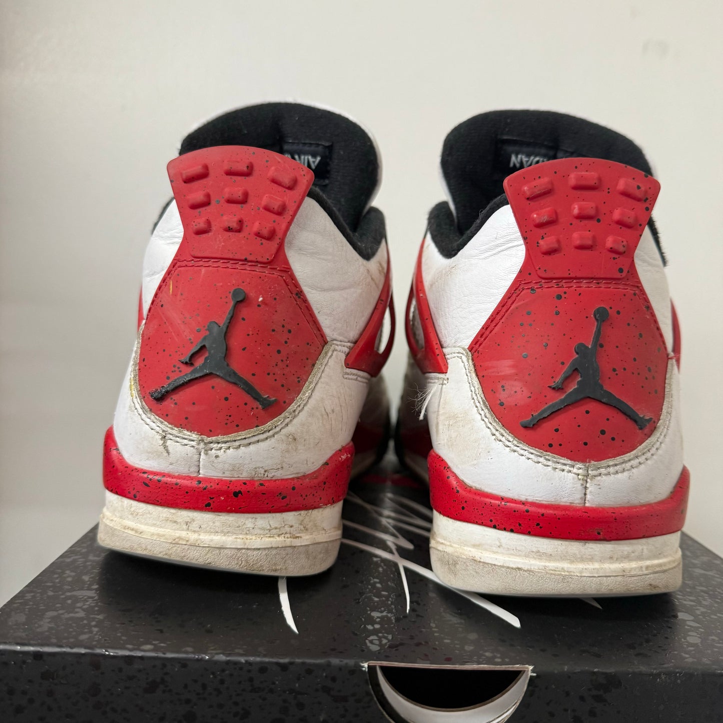 AIR JORDAN 4 RED CEMENT UK7.5 (USED)