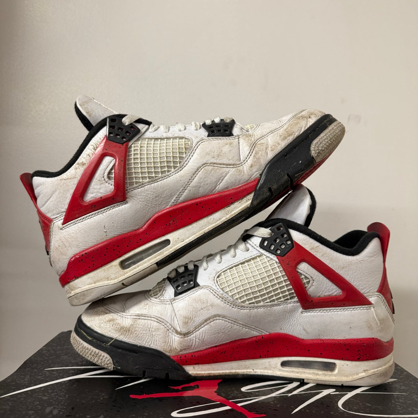 AIR JORDAN 4 RED CEMENT UK7.5 (USED)