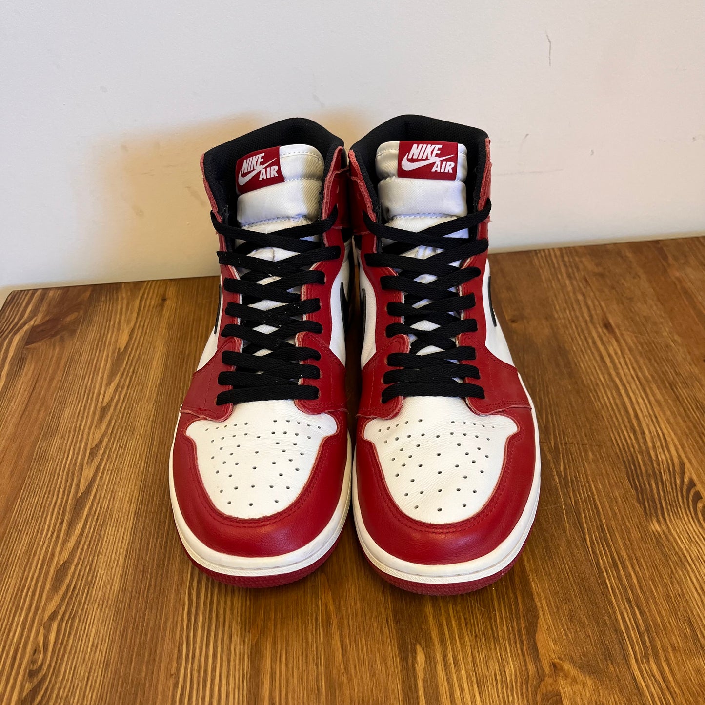 AIR JORDAN 1 HIGH CHICAGO 2015 UK9 (USED)