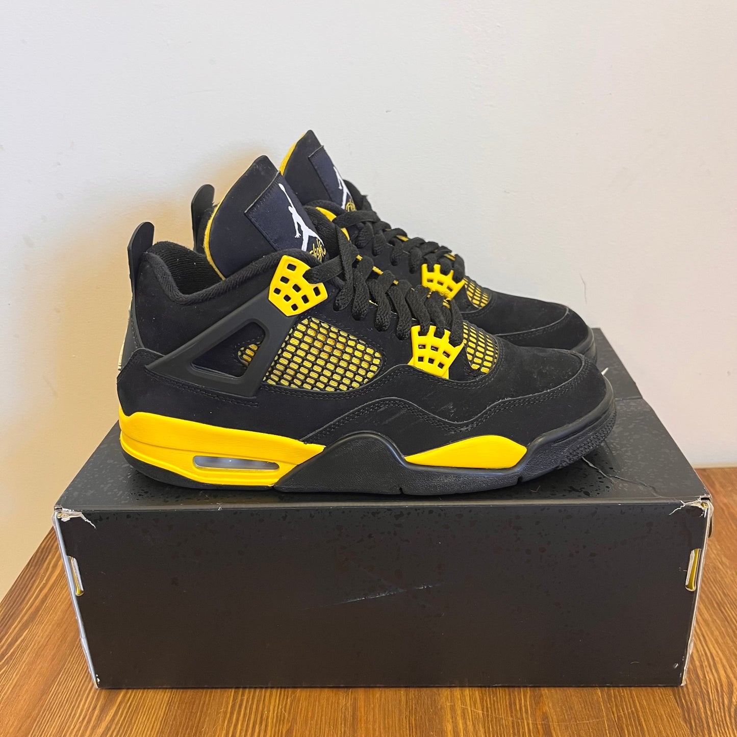 AIR JORDAN 4 YELLOW THUNDER UK7 (USED)