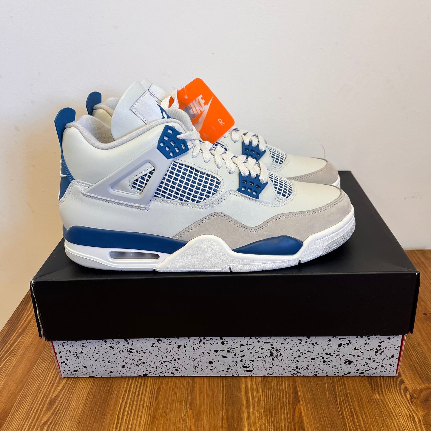 AIR JORDAN 4 INDUSTRIAL BLUE UK9 (NEW)