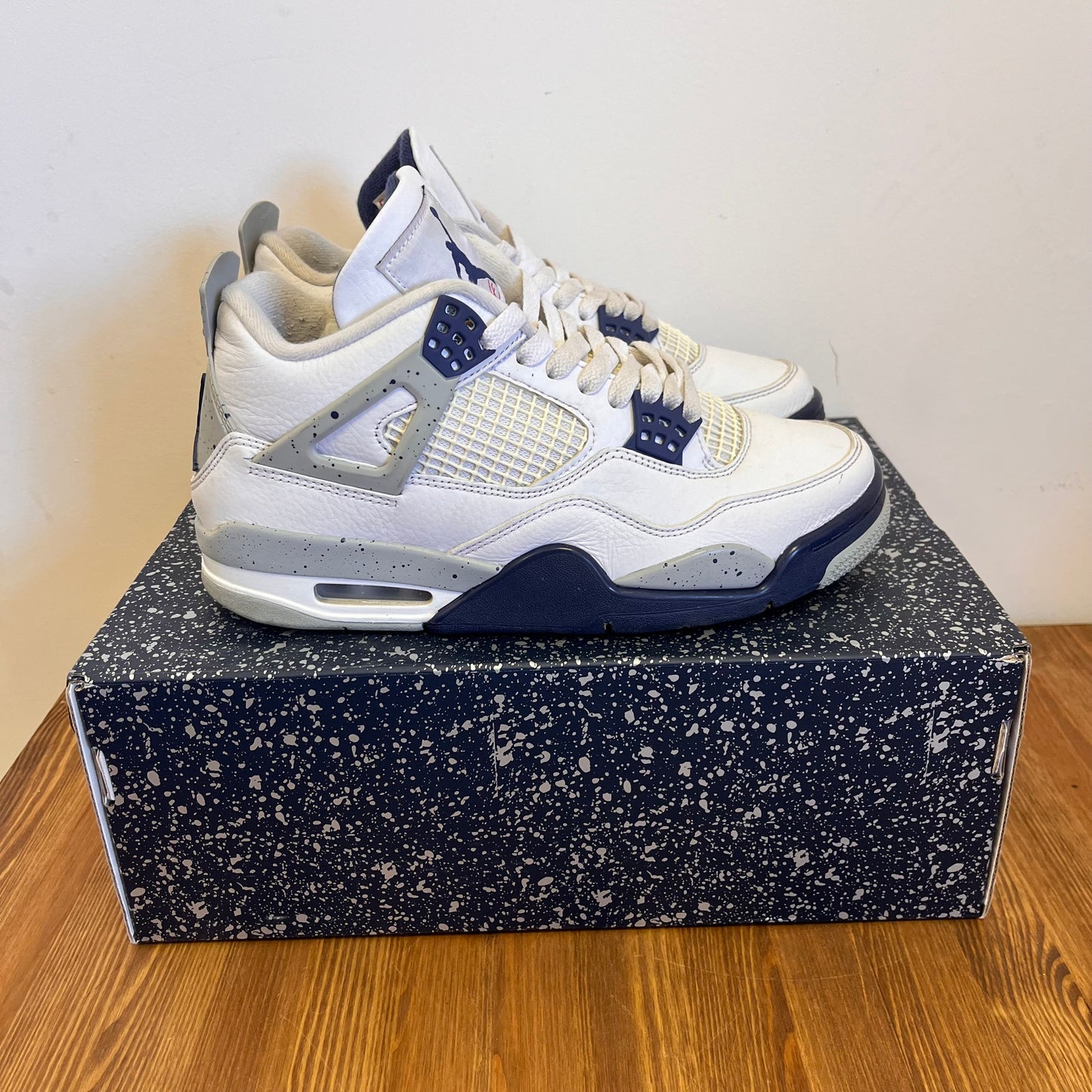 AIR JORDAN 4 MIDNIGHT NAVY UK6 (USED)