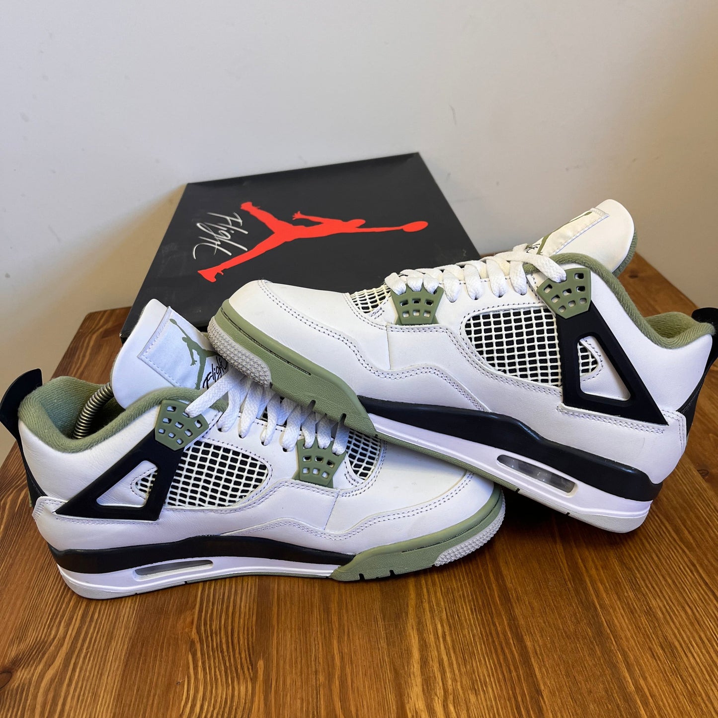 AIR JORDAN 4 SEAFOAM (W) UK7 (USED)