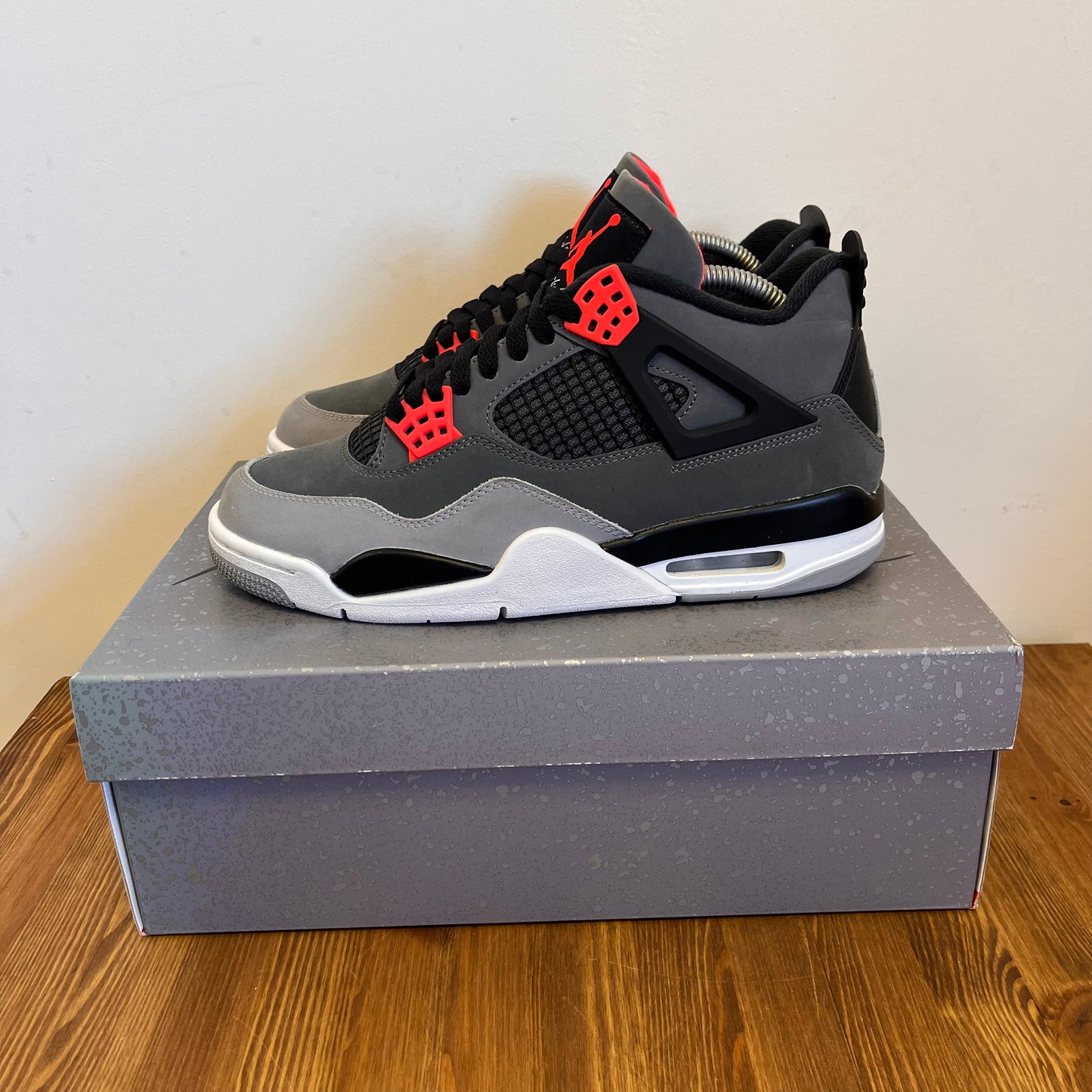 AIR JORDAN 4 INFRARED UK7 (USED)