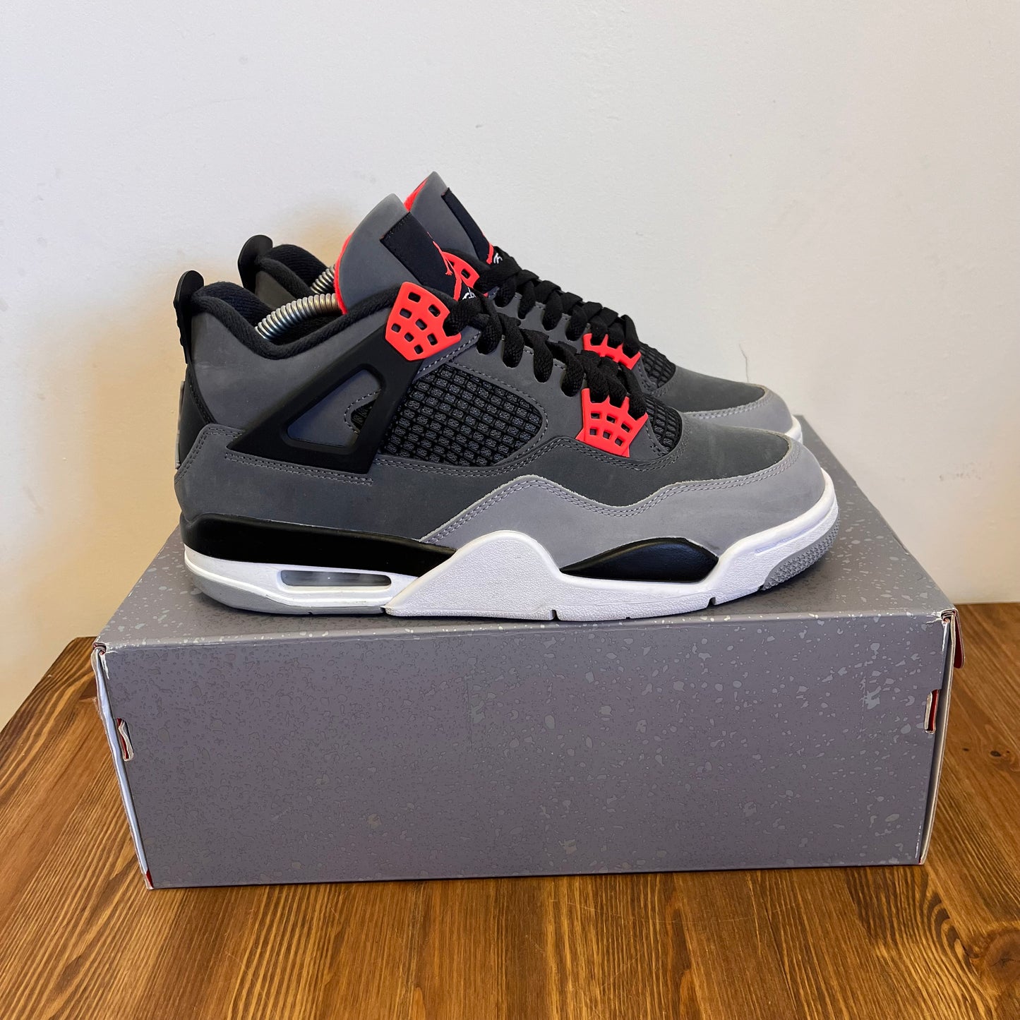 AIR JORDAN 4 INFRARED UK7 (USED)