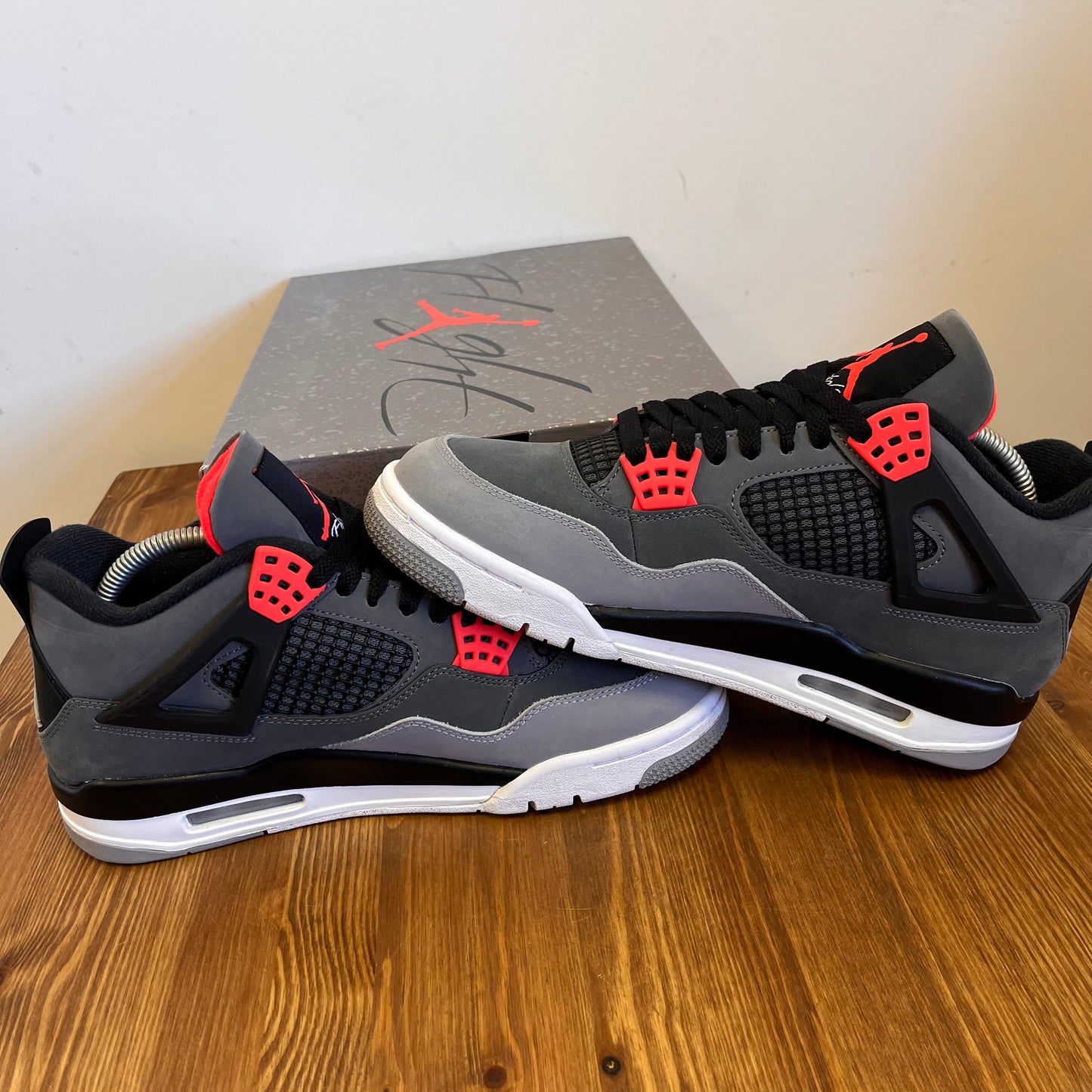 AIR JORDAN 4 INFRARED UK7 (USED)