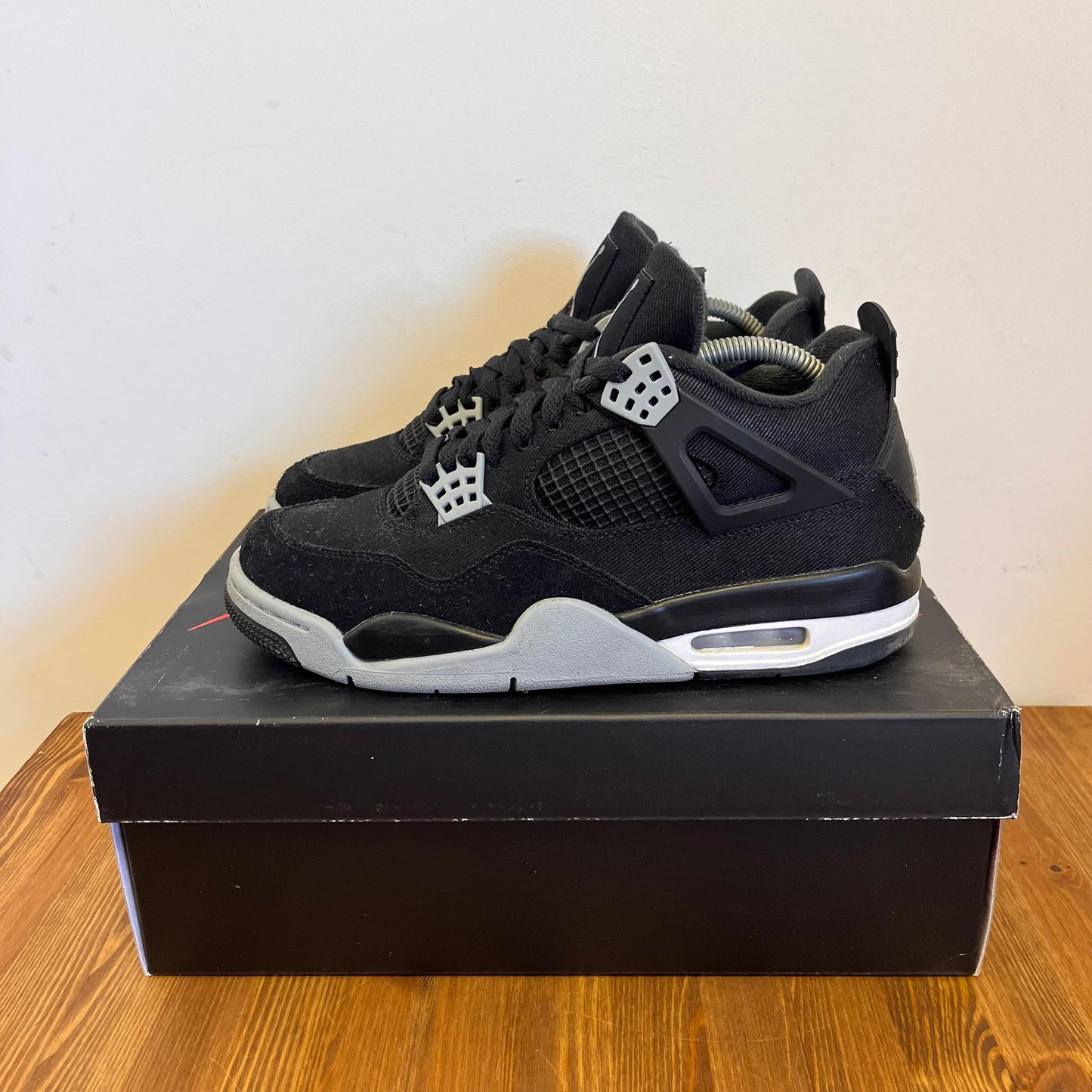 AIR JORDAN 4 BLACK CANVAS UK7 (USED)