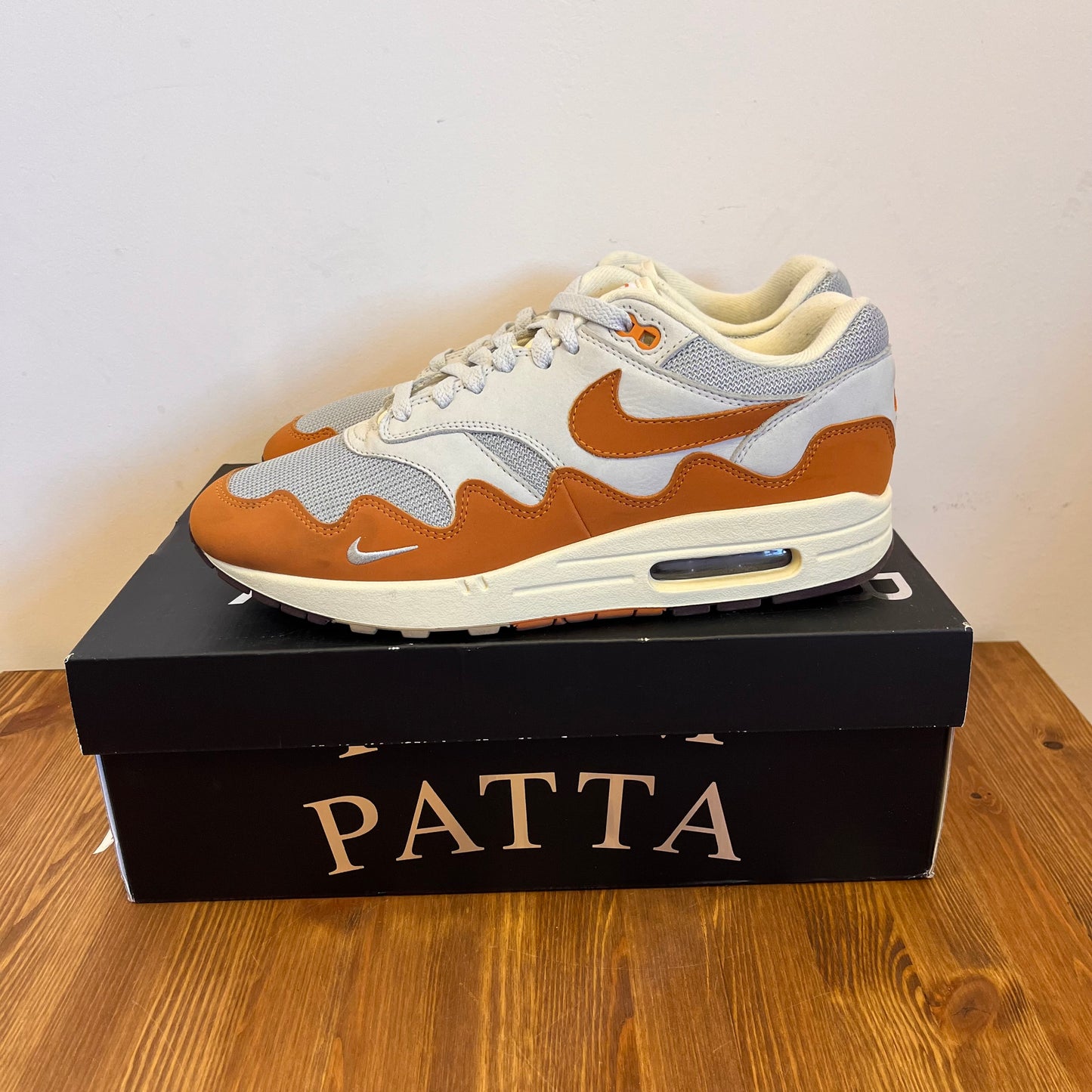 NIKE AIR MAX 1 PATTA MONARCH UK8.5 (USED)