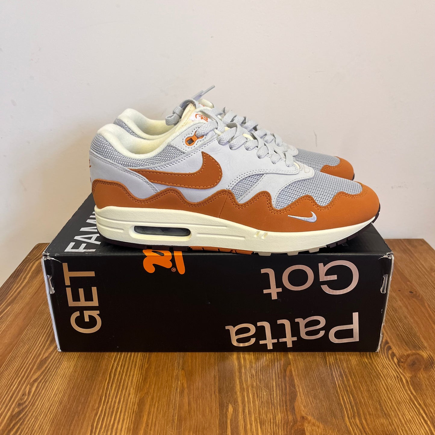 NIKE AIR MAX 1 PATTA MONARCH UK8 (NEW)