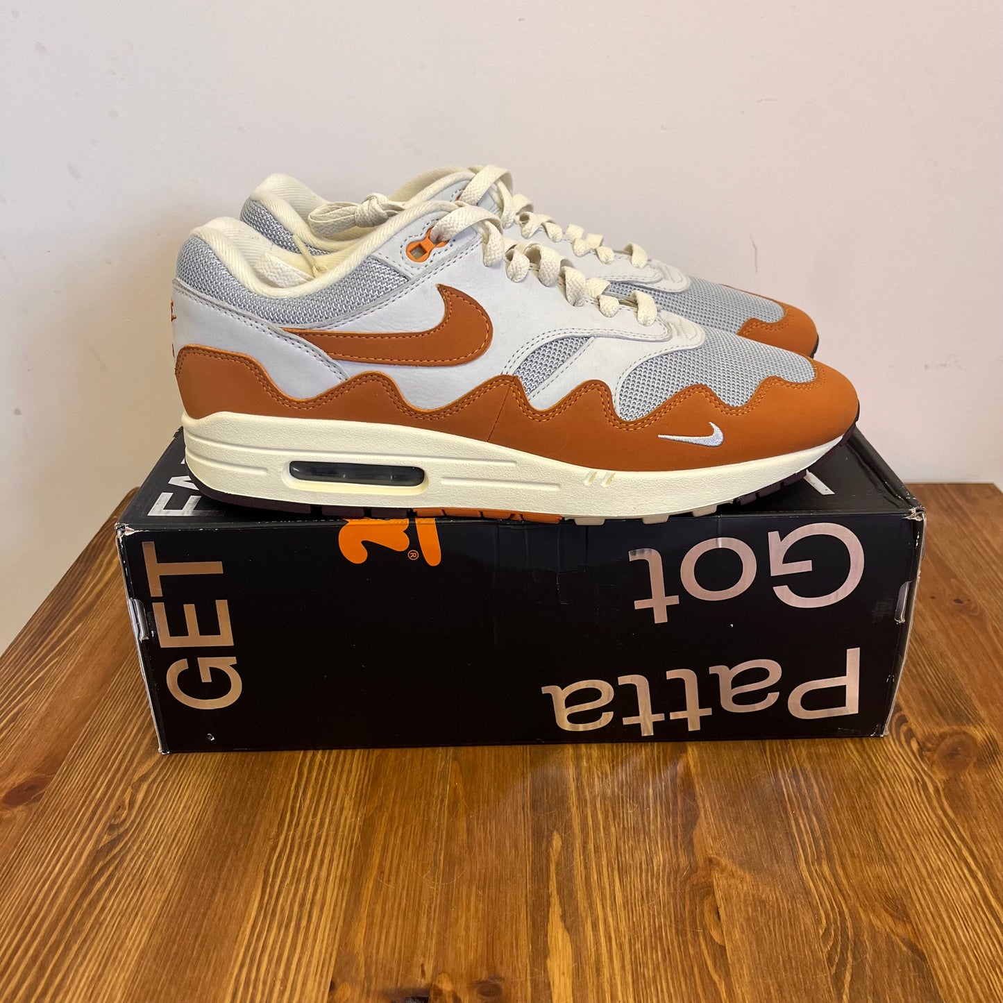 NIKE AIR MAX 1 PATTA MONARCH UK9.5 (NEW)