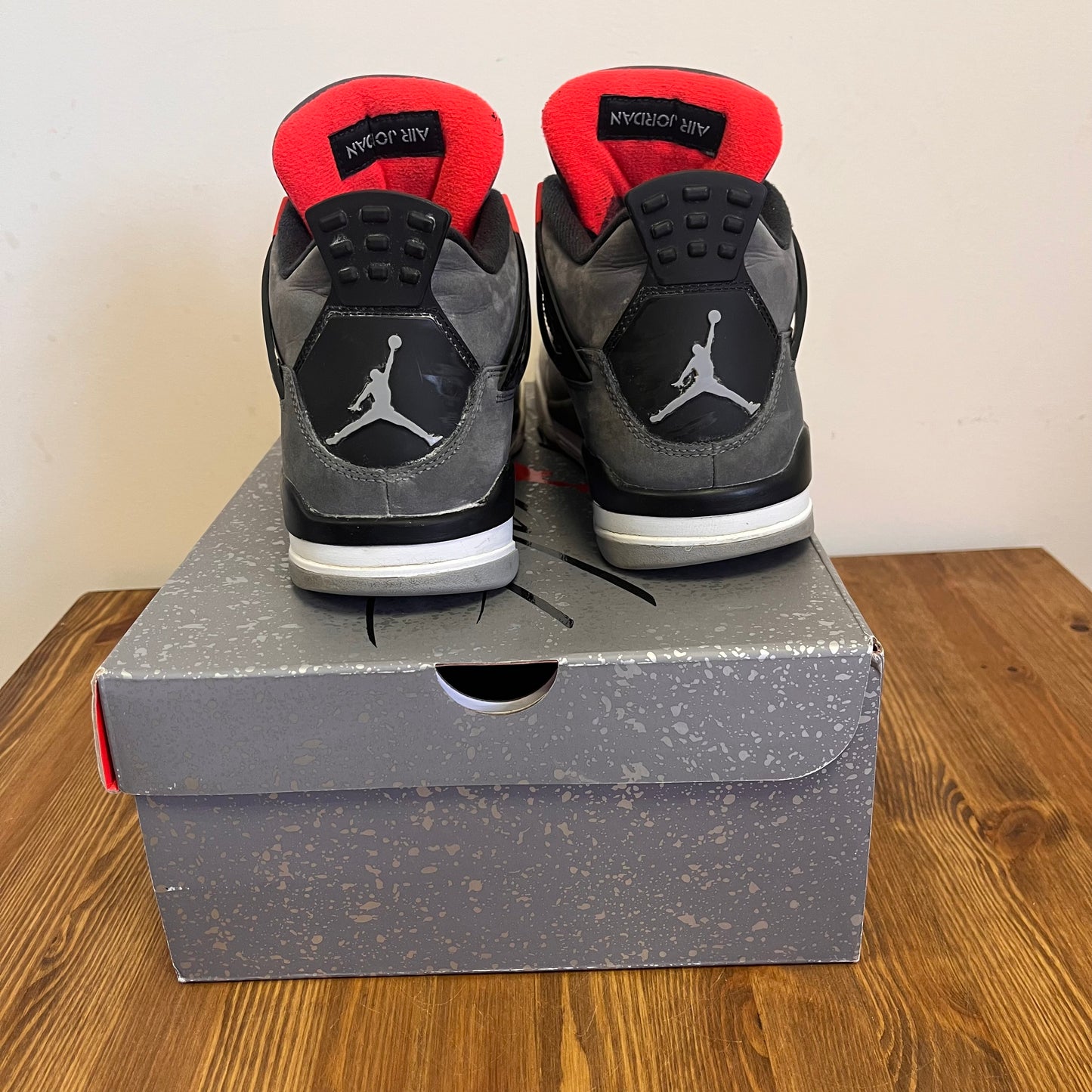 AIR JORDAN 4 INFRARED UK7.5 (USED)