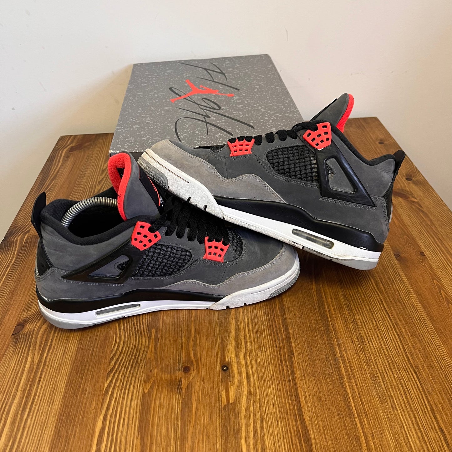 AIR JORDAN 4 INFRARED UK7.5 (USED)